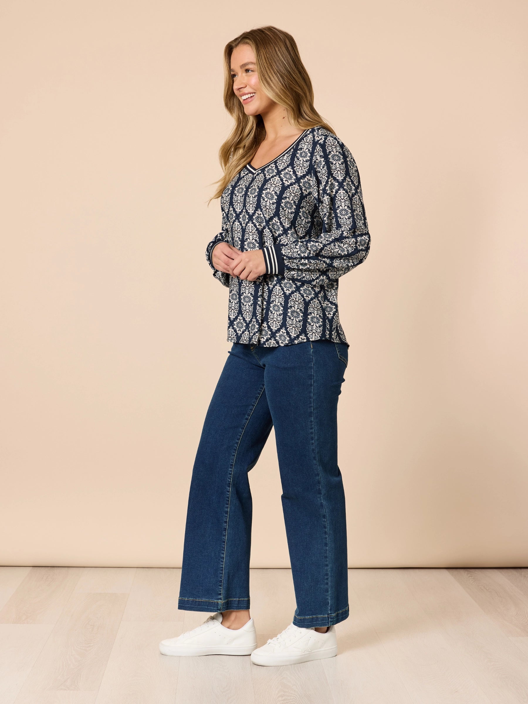 THREADZ NAVY WHITE LOLA TOP