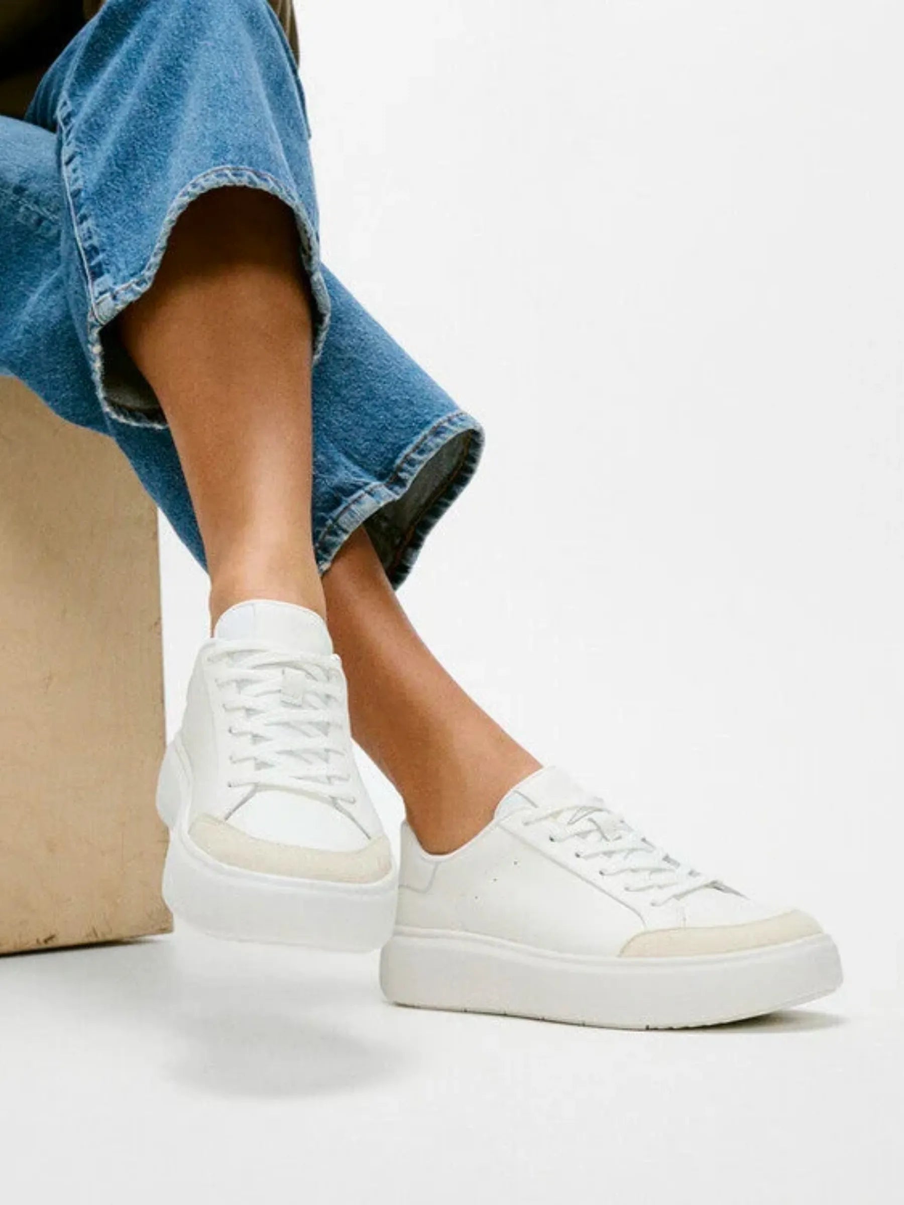 FITFLOP RTG WHITE SUEDE LEATHER SNEAKER