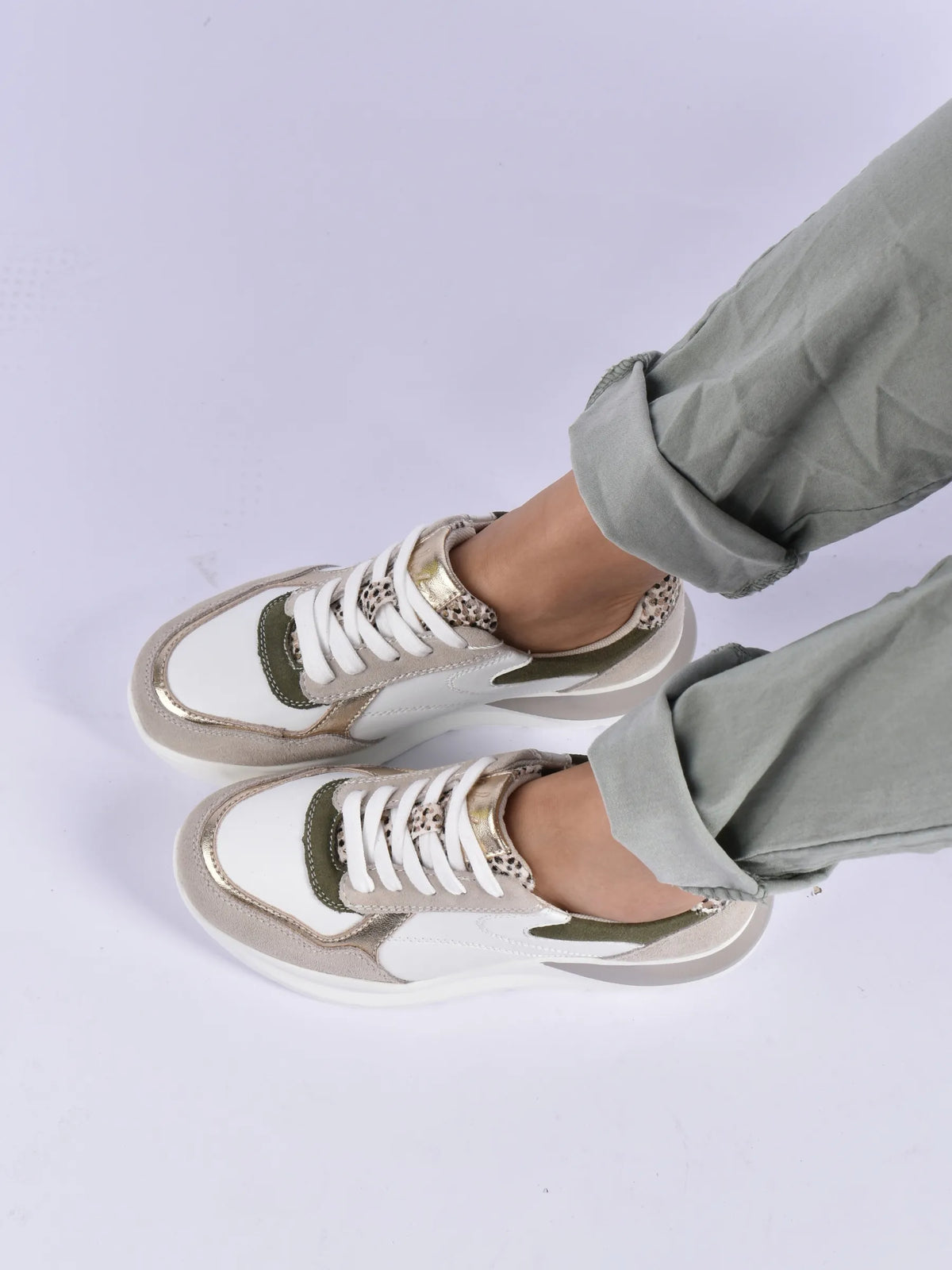 Julz Dara Sneaker