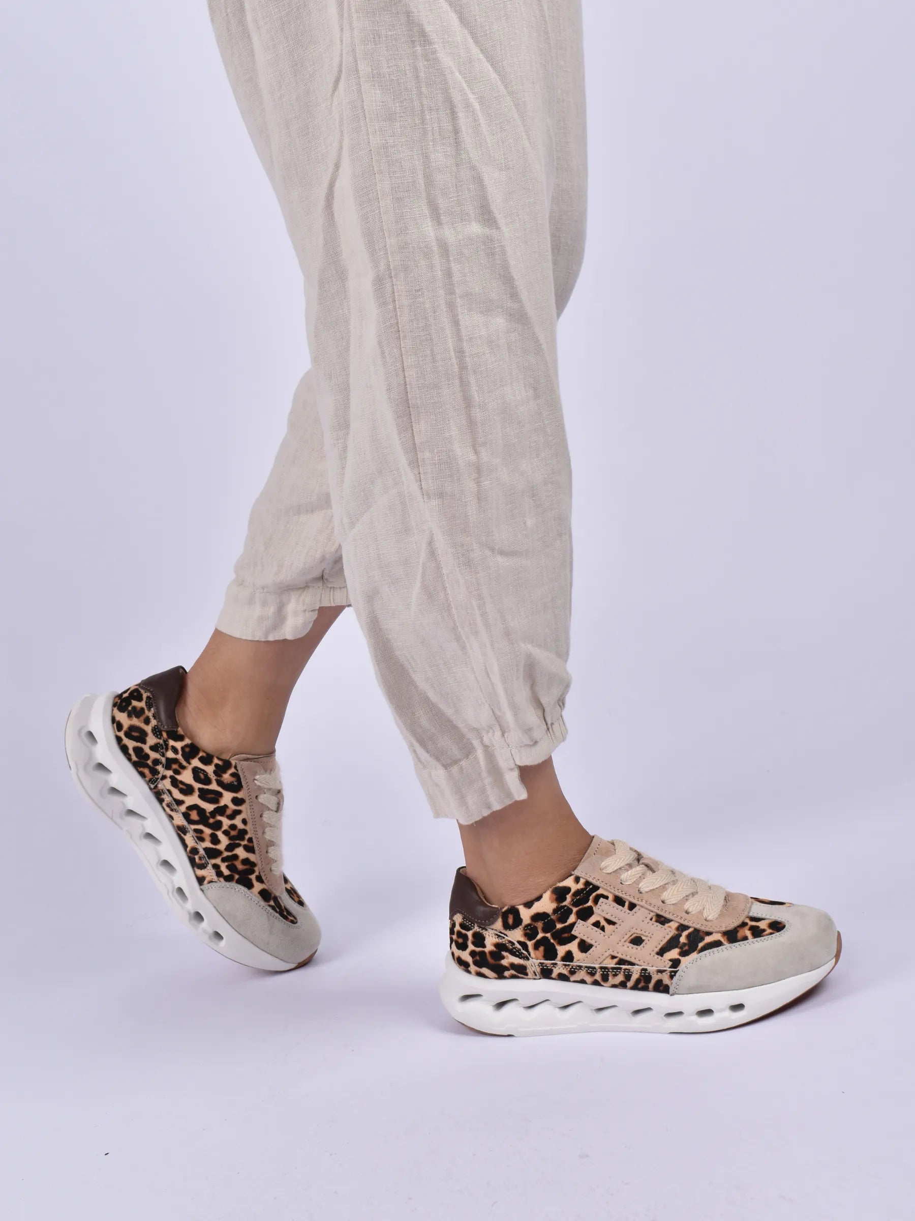 Julz Lumi Aero Sneaker