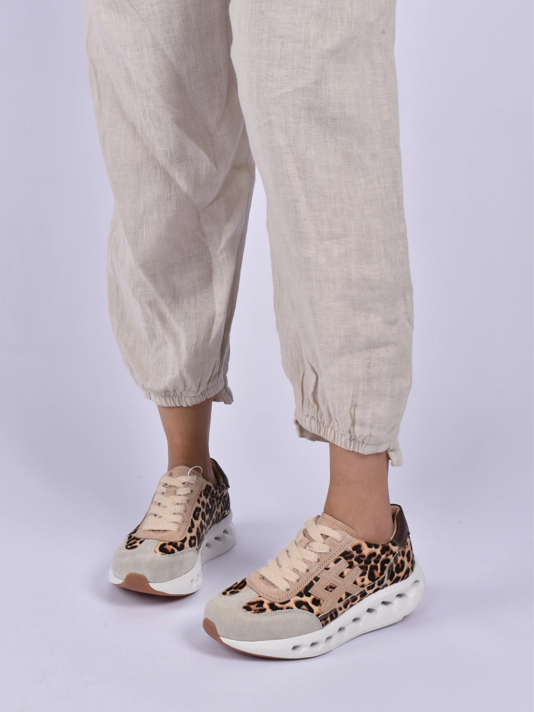 Julz Lumi Aero Sneaker
