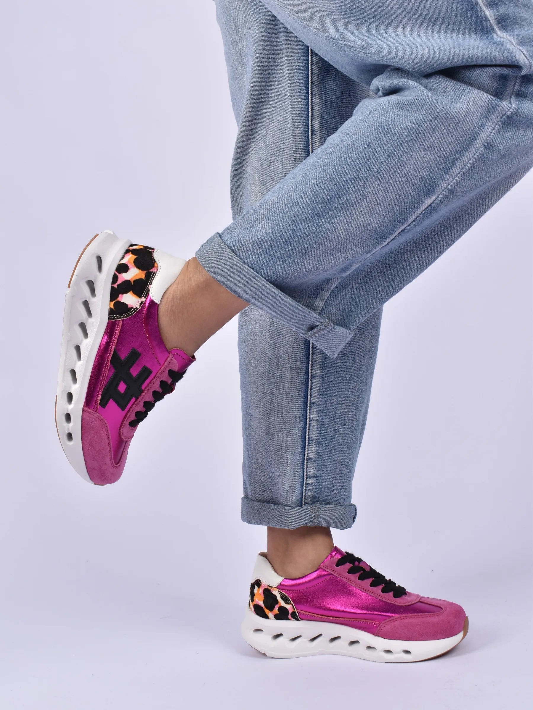 Julz Lumi Aero Sneaker