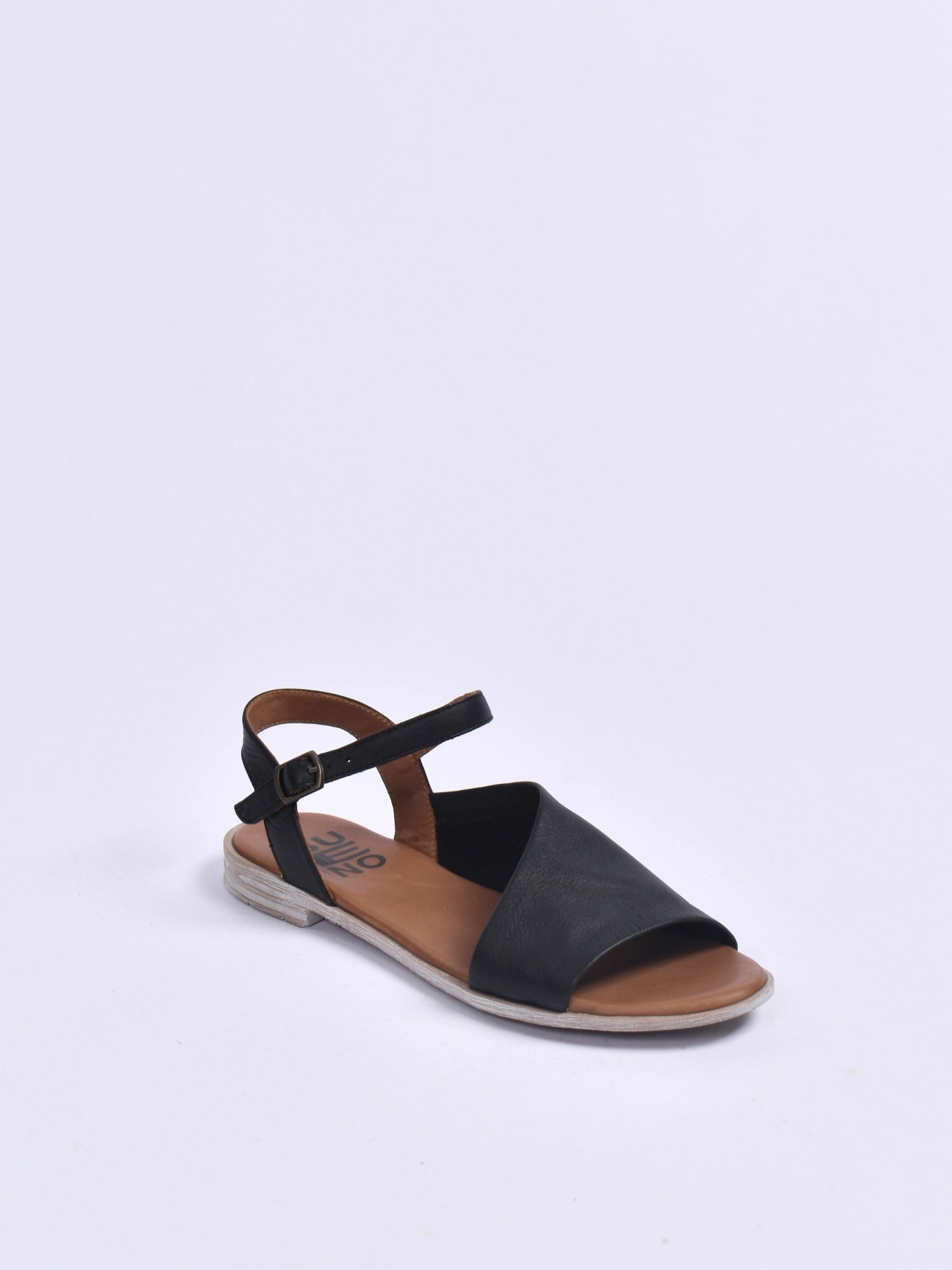 BUENO BLACK LOW HEEL SANDAL