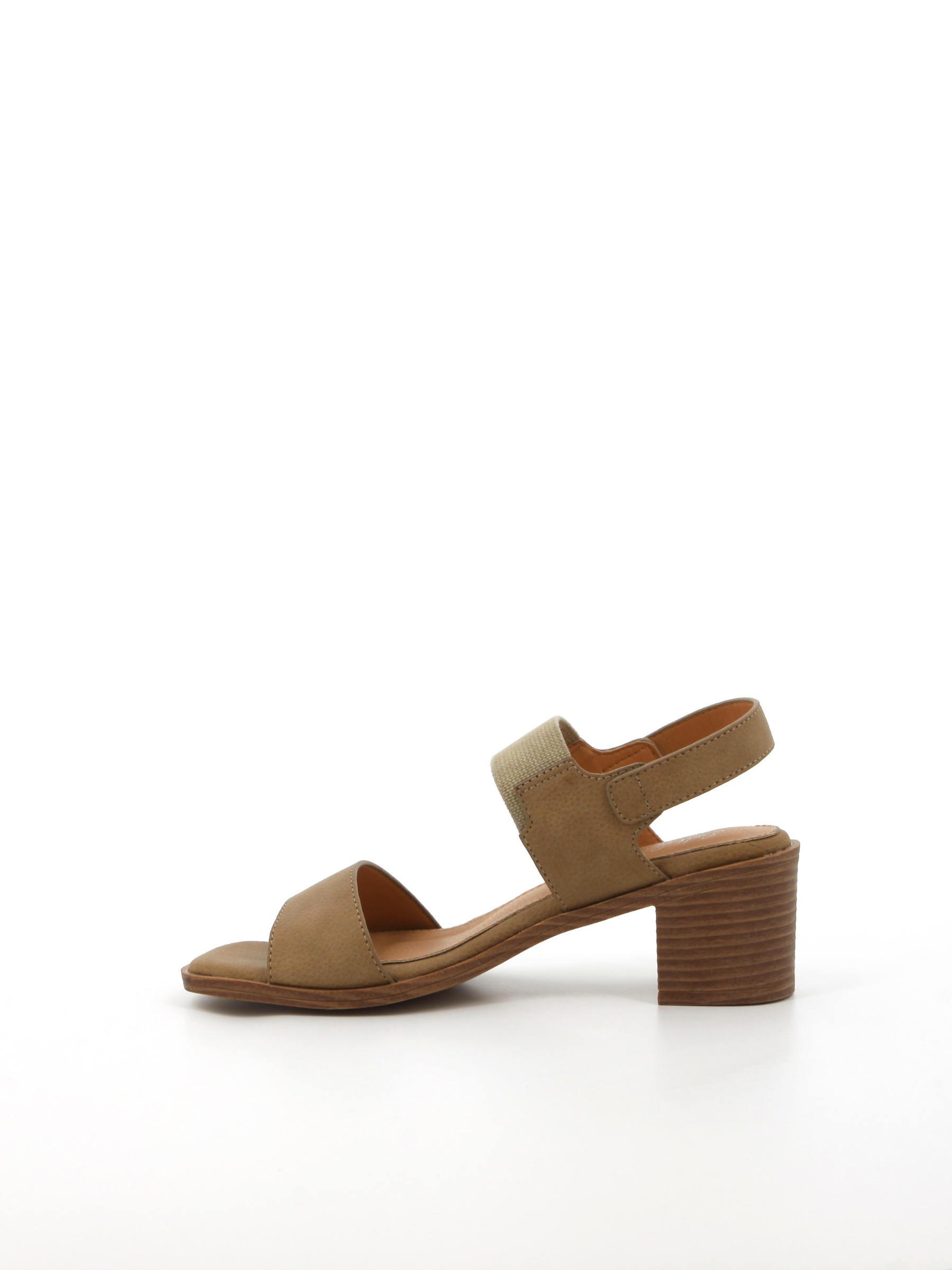 Soft Style Abrianna Sandal
