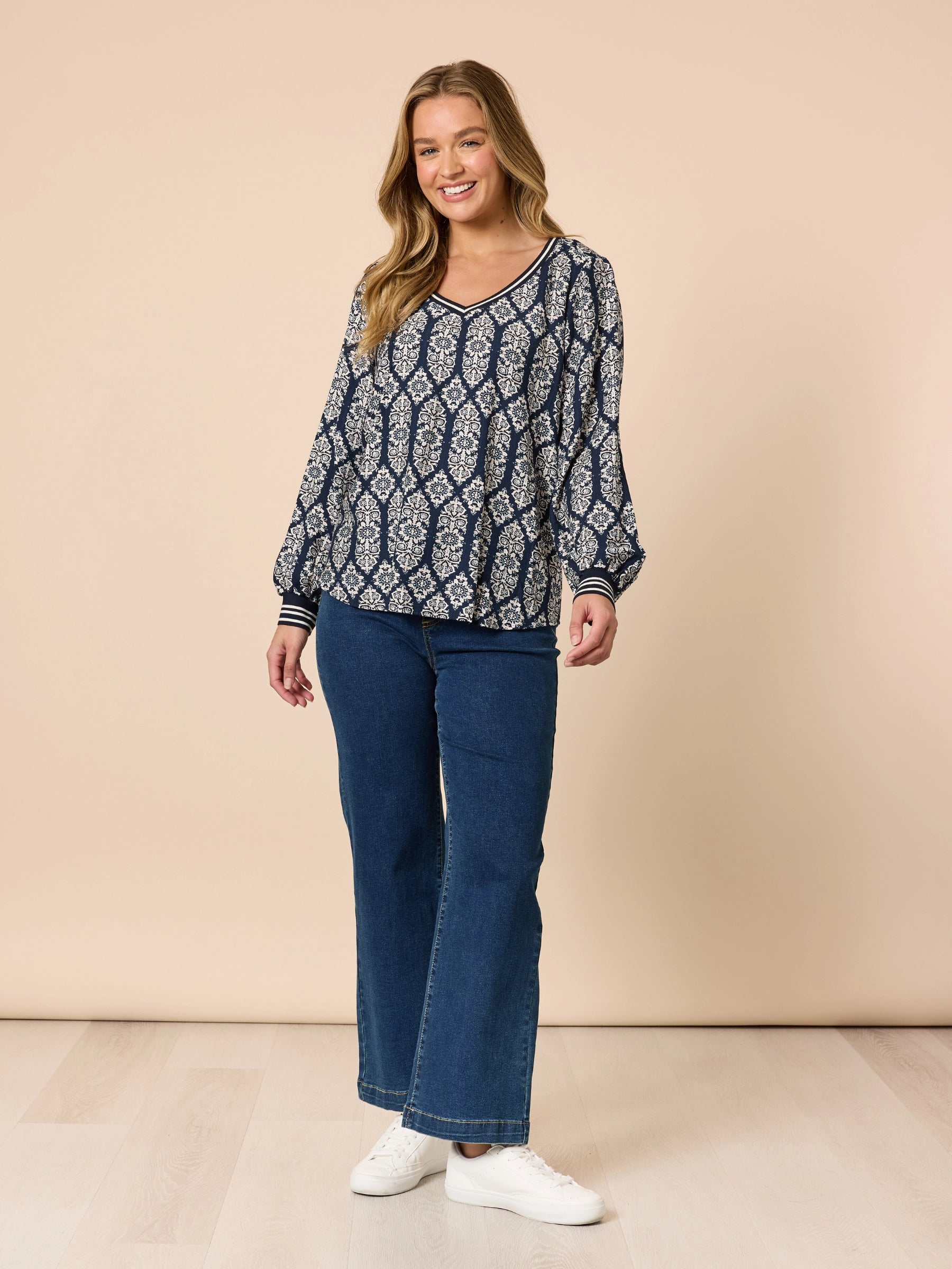 THREADZ NAVY WHITE LOLA TOP