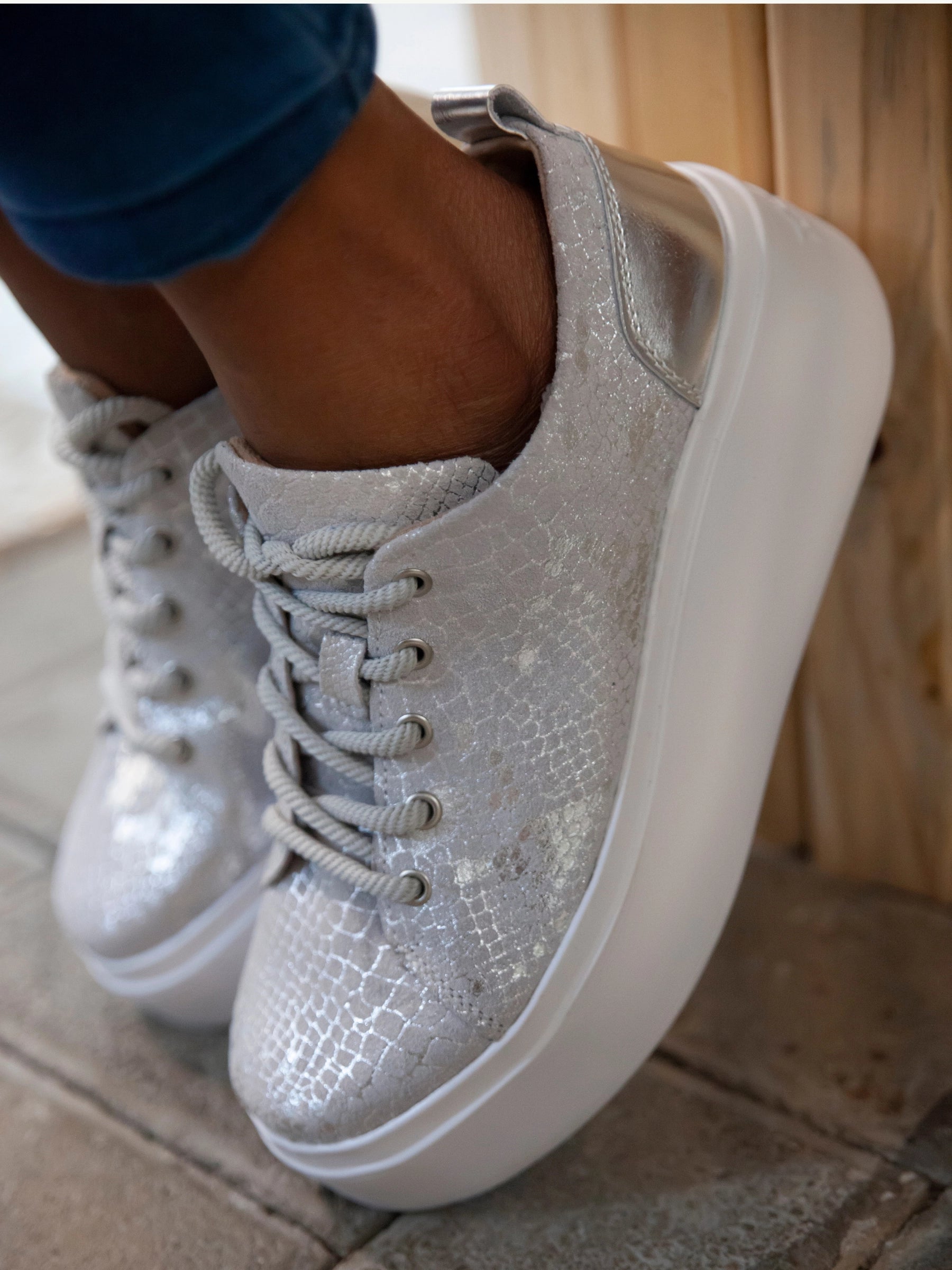 JULZ SILVER SNAKE BARI SNEAKER