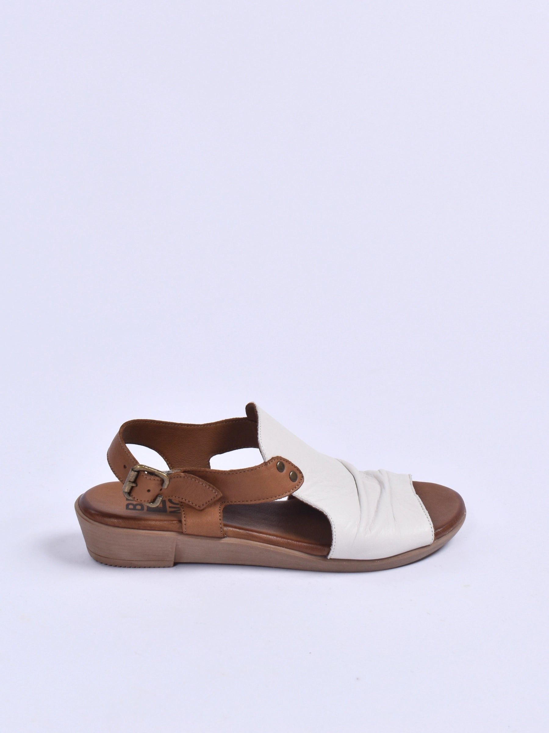 BUENO RED TAN LOW WEDGE