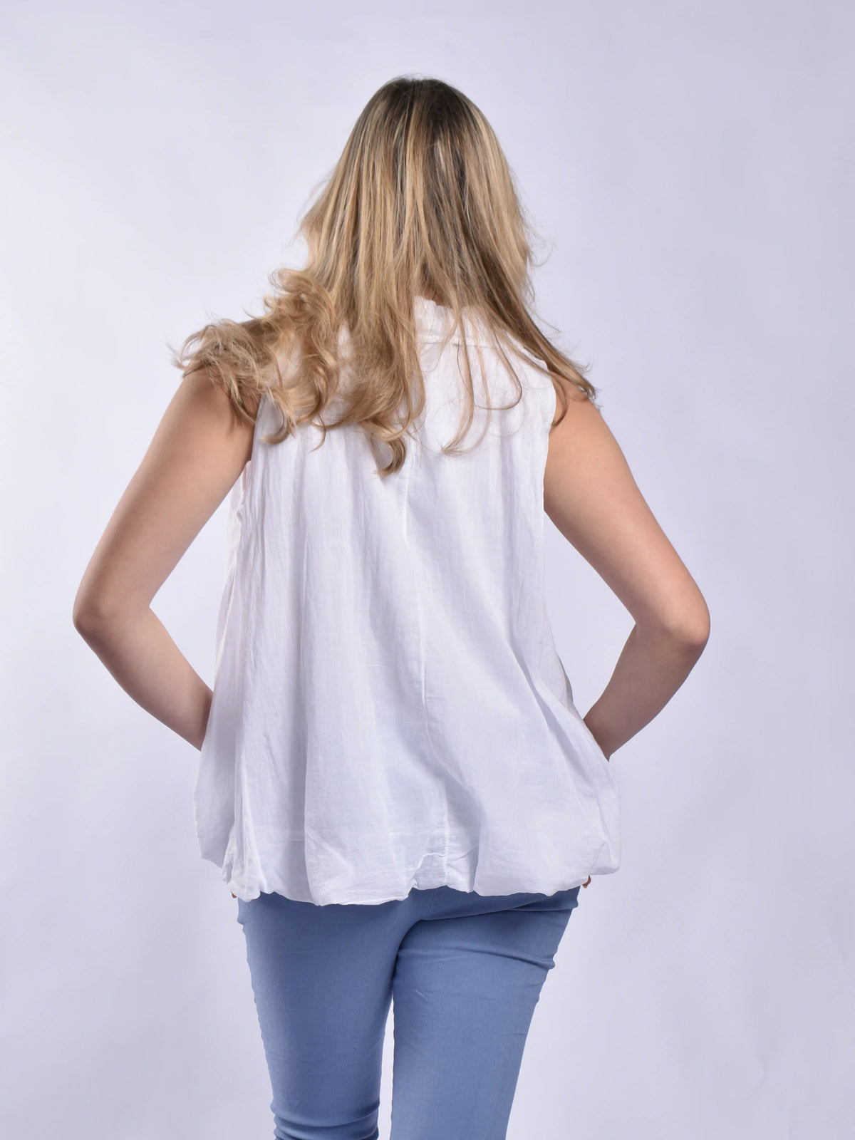 Made In Italy Sleeveless Blouse