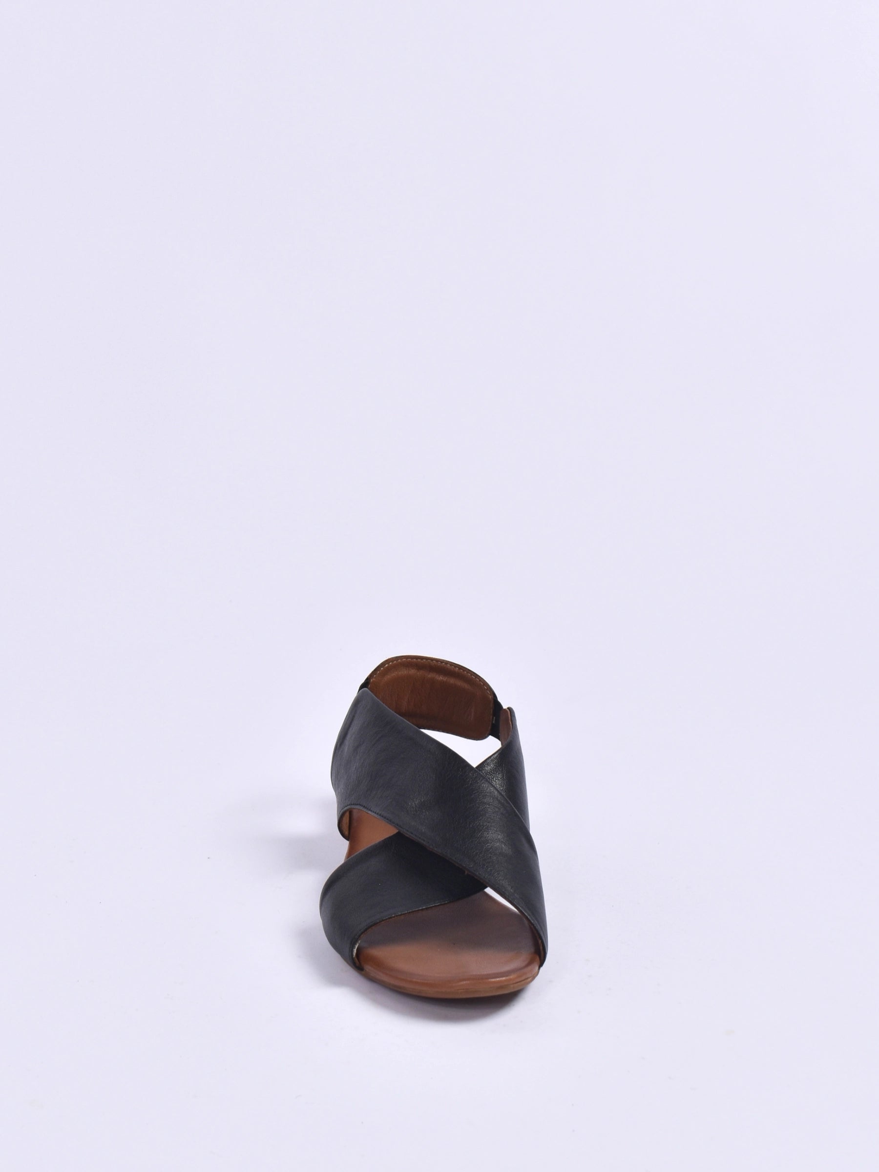 BUENO FLAT CROSS OVER SANDAL