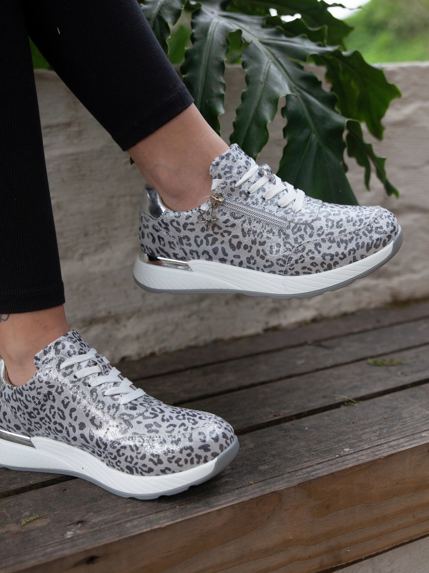 JULZ LEOPARD NINA SNEAKER