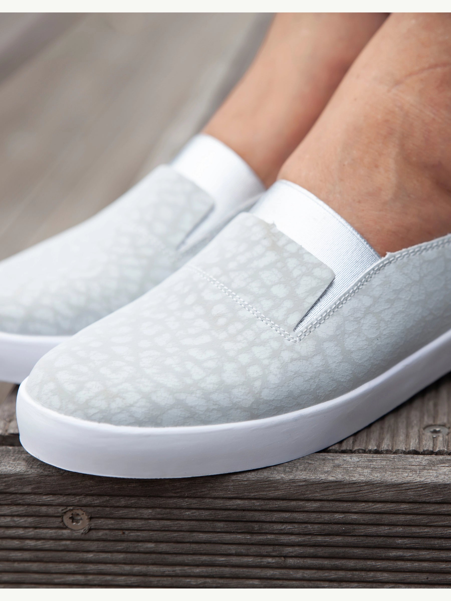 JULZ PEBBLED NAVY FRAN SLIP ON