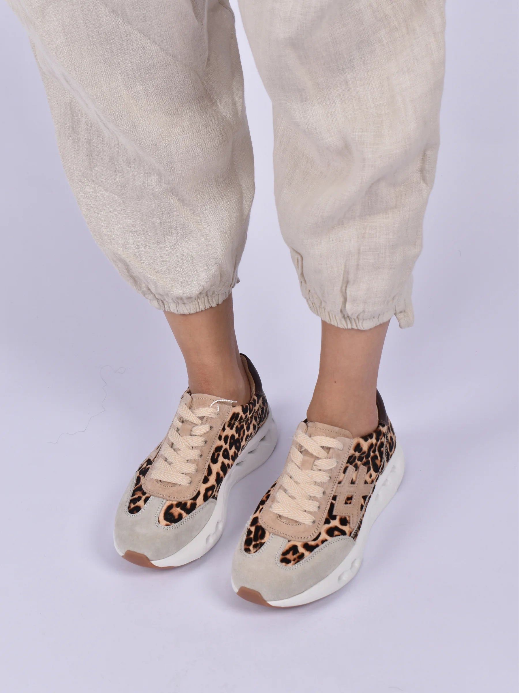 Julz Lumi Aero Sneaker