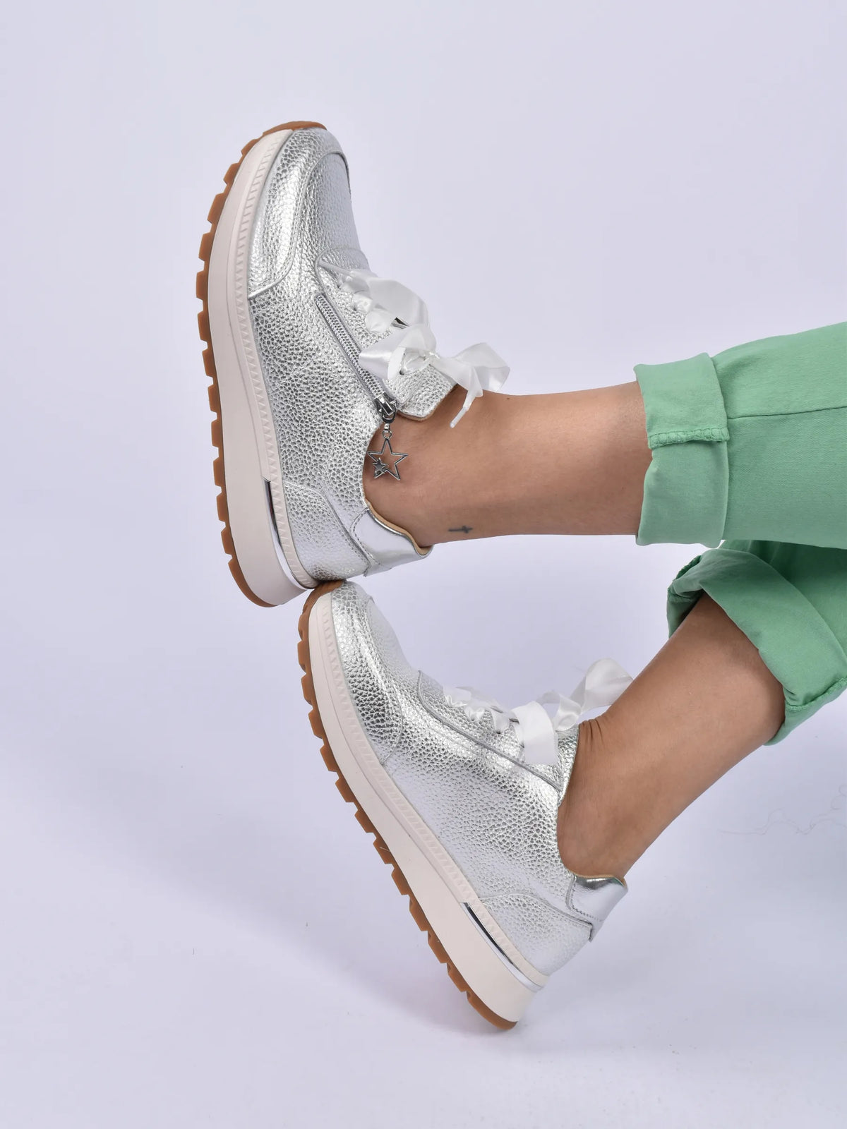 Julz Nina Sneaker