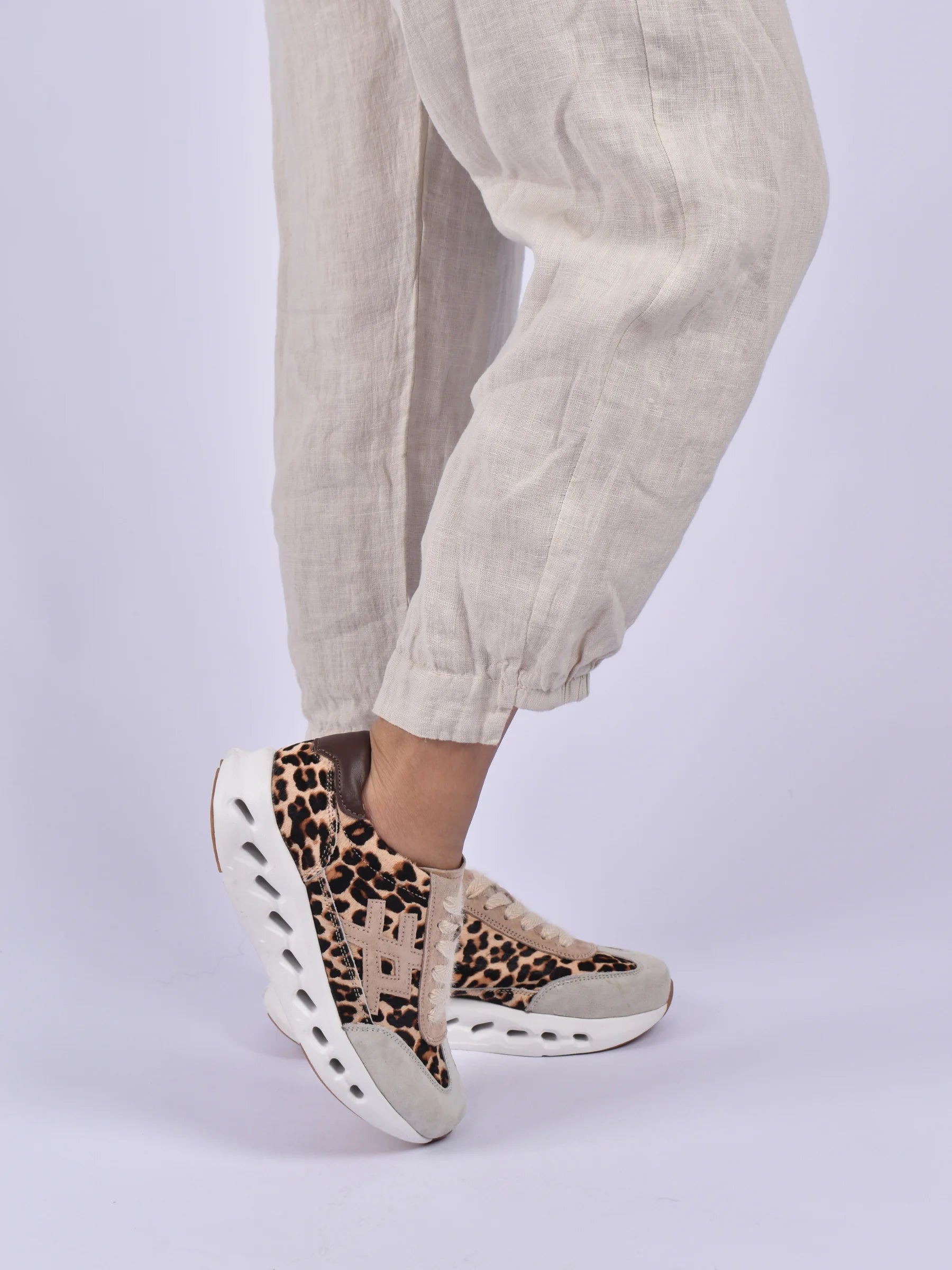 Julz Lumi Aero Sneaker