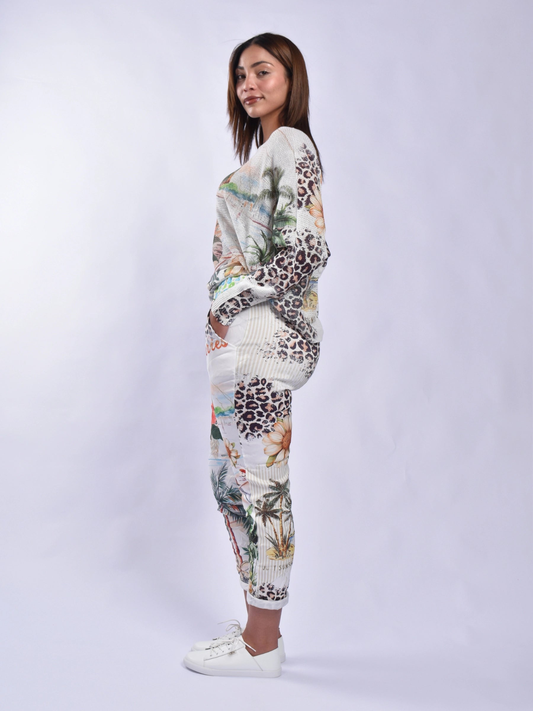 MADE IN ITALY WHITE BROWN PARROT PANTS
