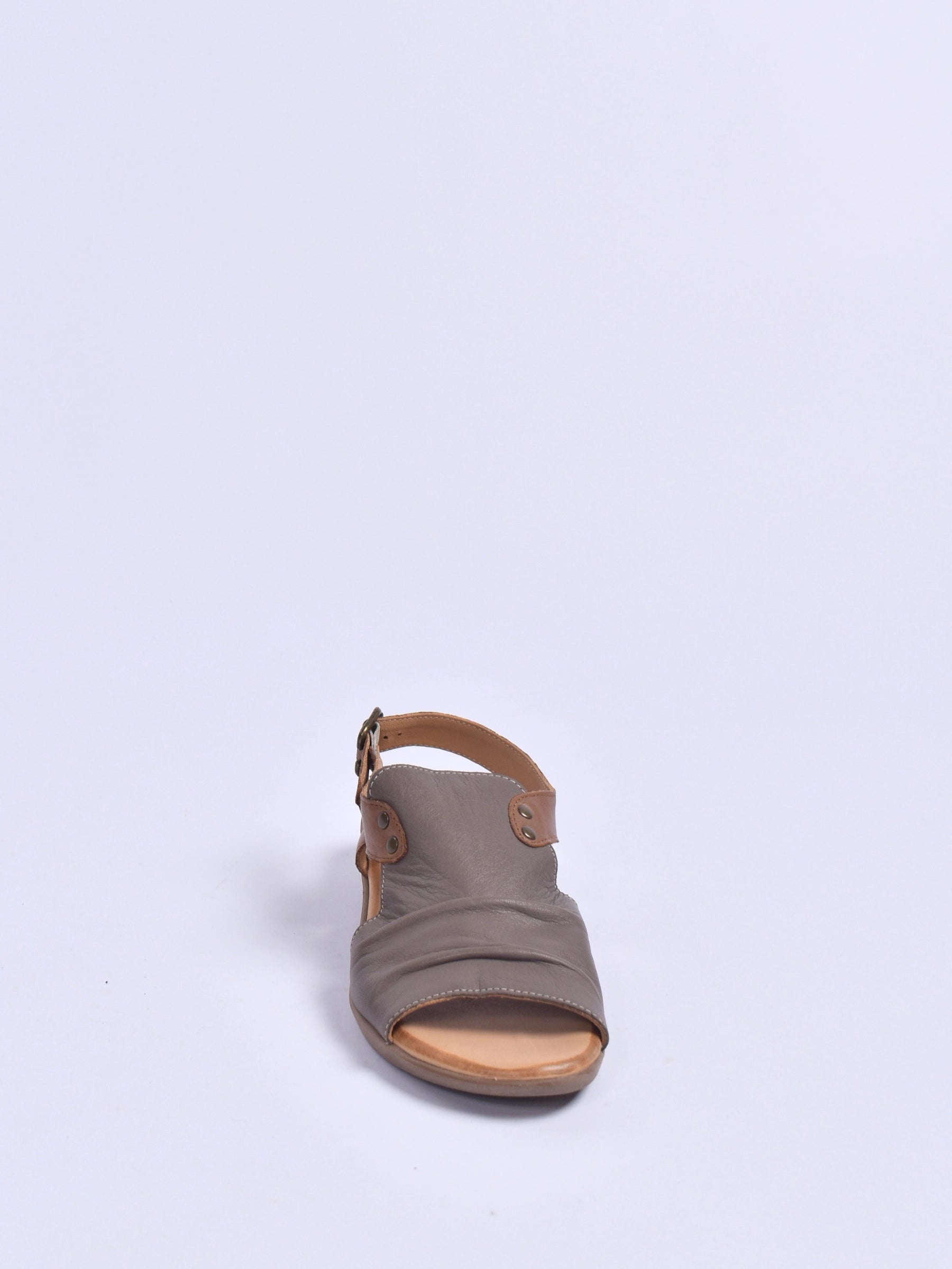 BUENO RED TAN LOW WEDGE