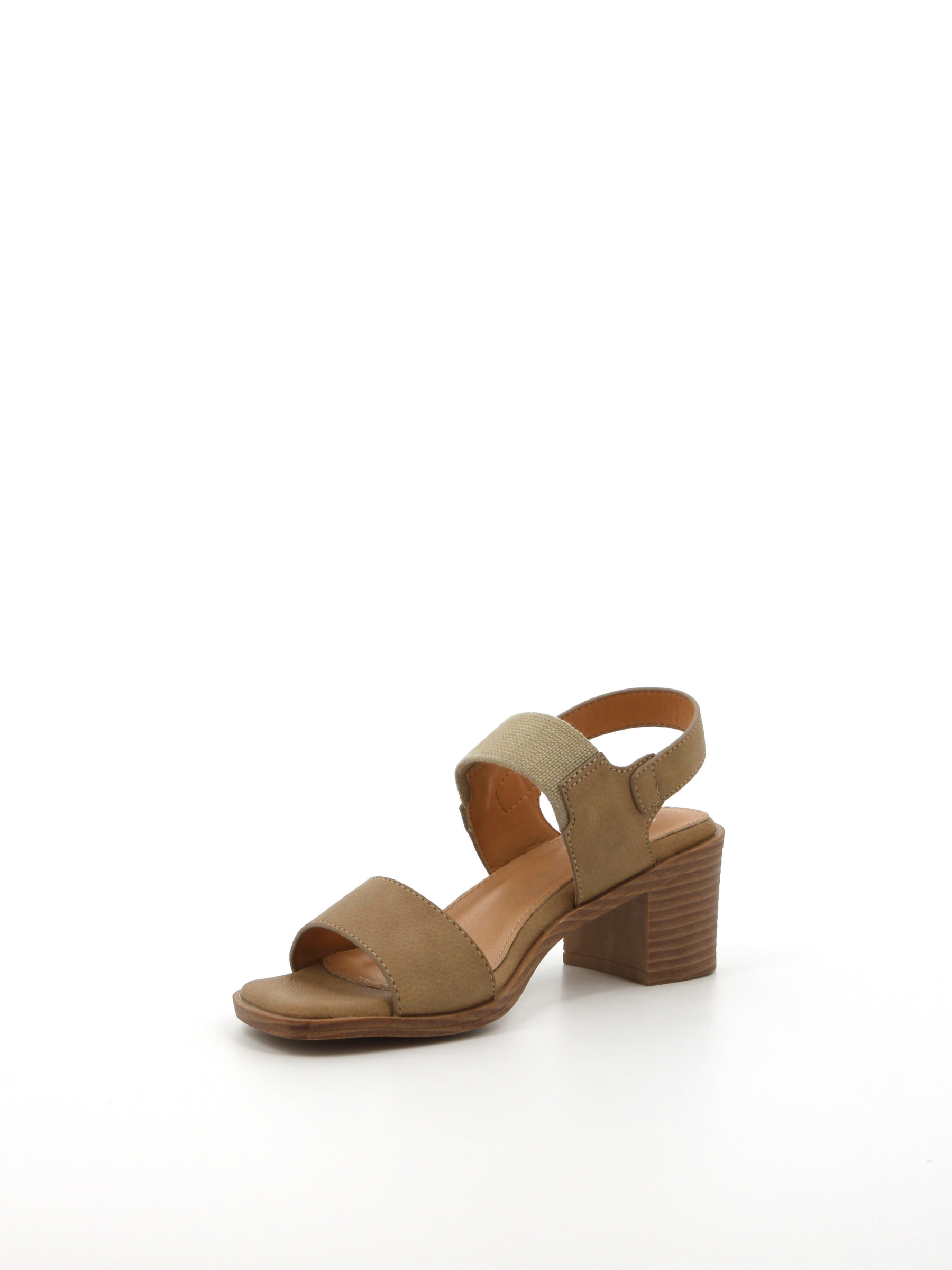 Soft Style Abrianna Sandal