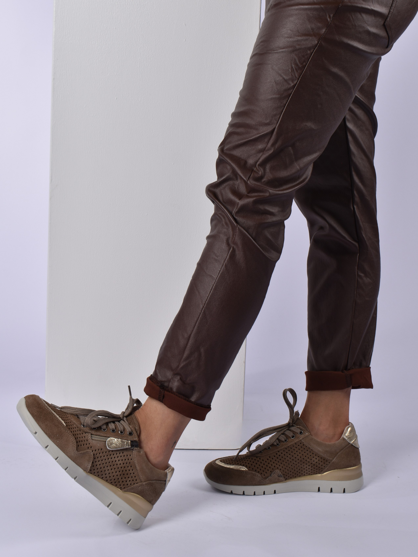 JOLIE TAUPE ZIP SNEAKER