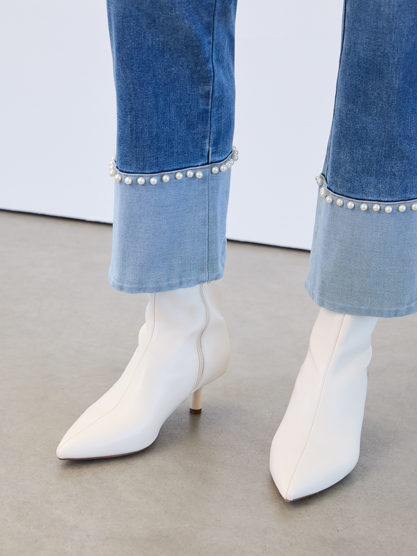 FDJ MEDIUM WASH ANKLE JEAN