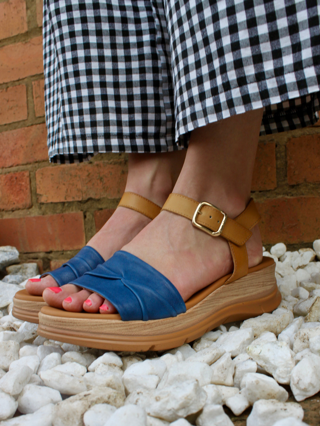 PAULA URBAN YELLOW CAMEL TEXTURED LOW WEDGE