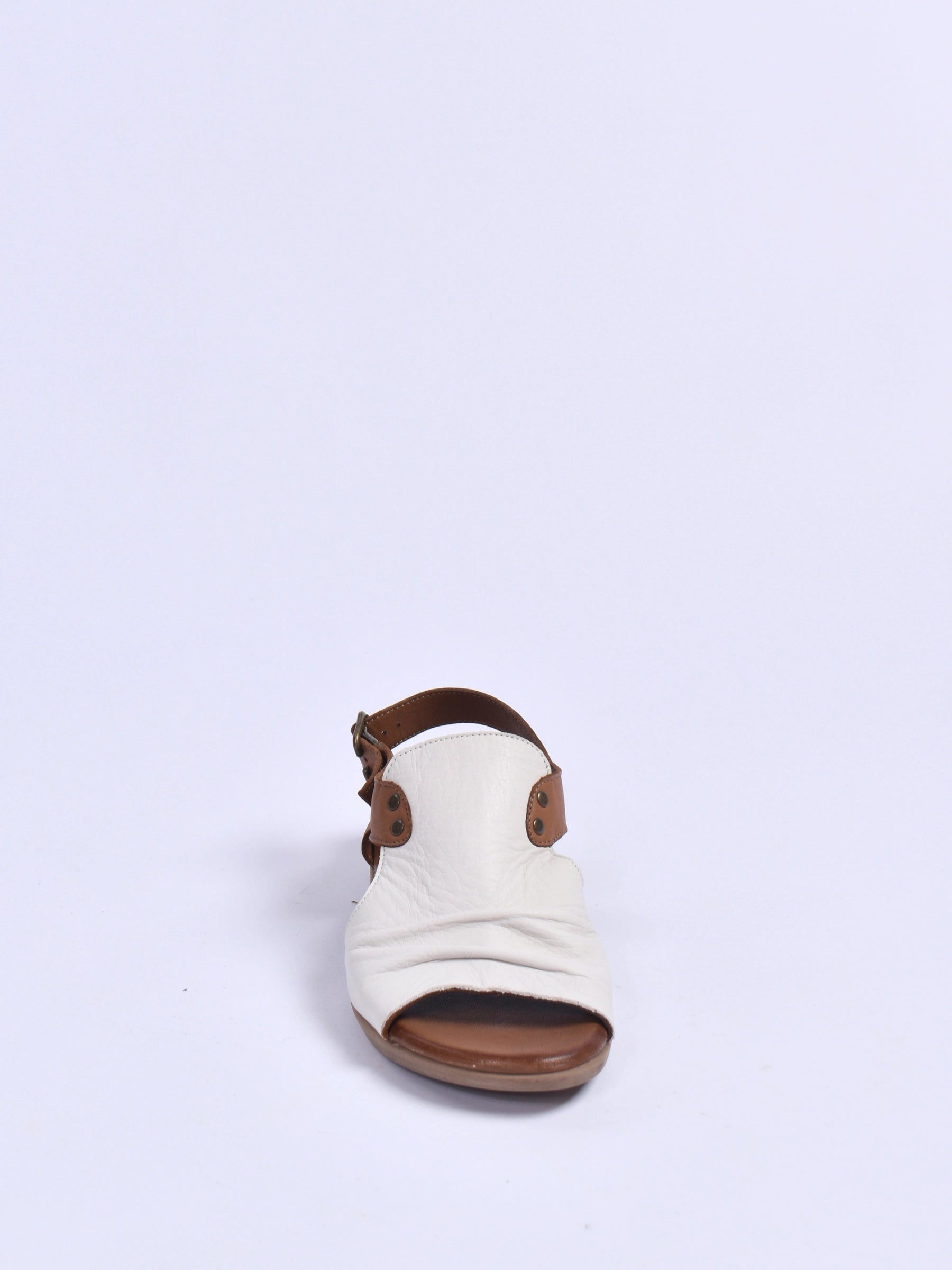 BUENO RED TAN LOW WEDGE