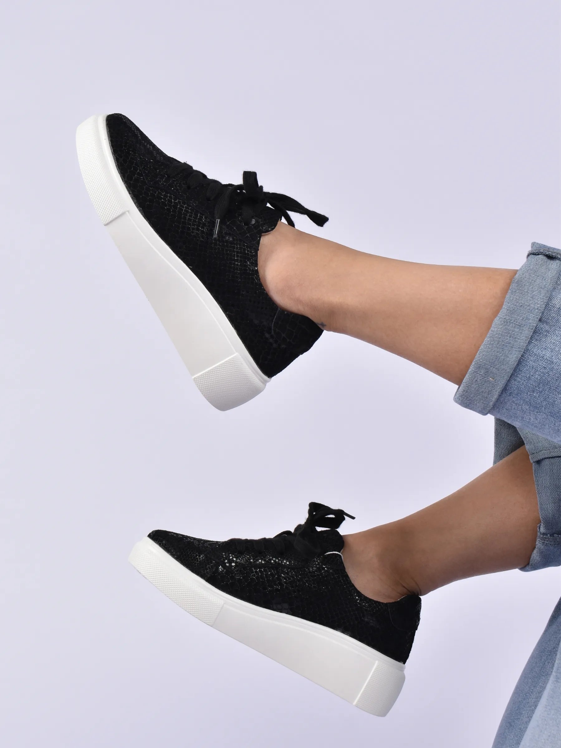 Julz Bayley Sneaker