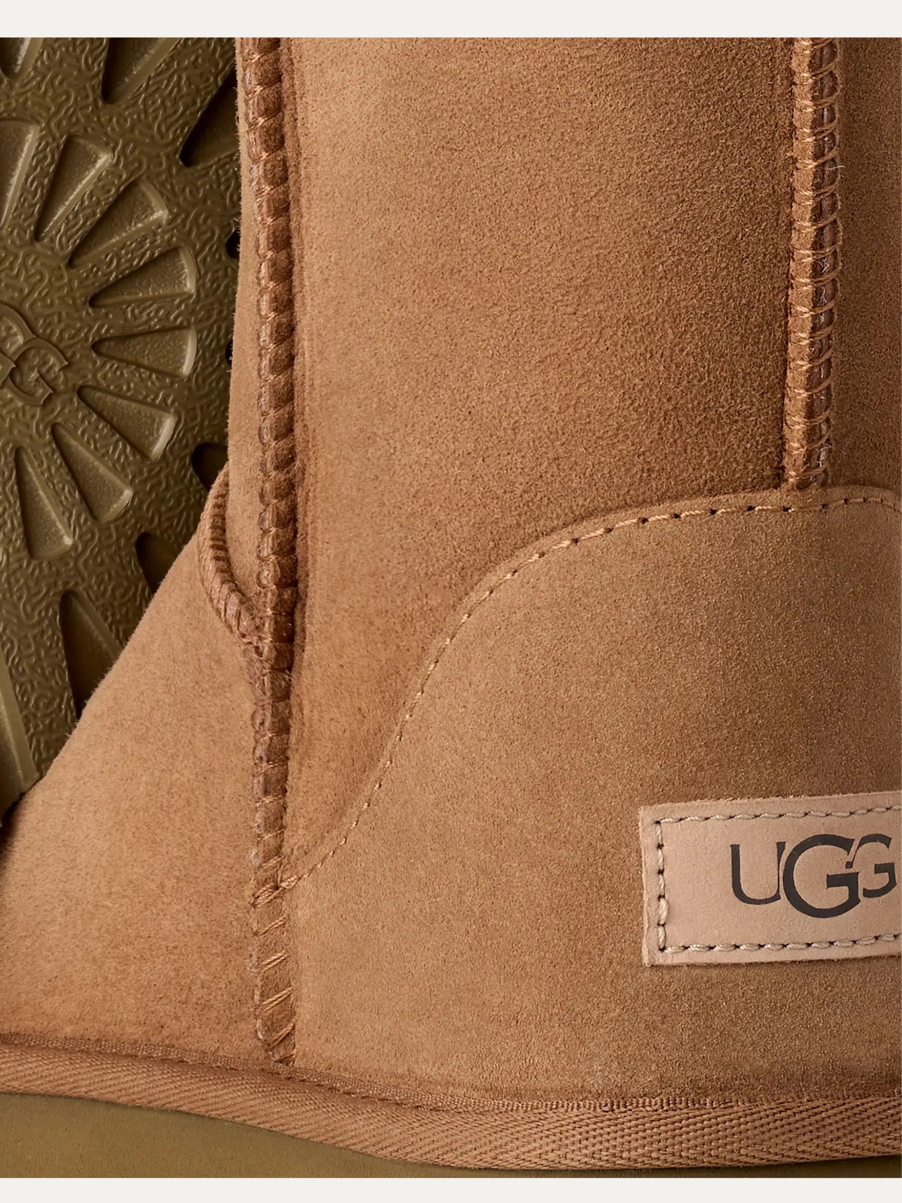 UGG CHESTNUT CLASSIC SHORT II BOOT