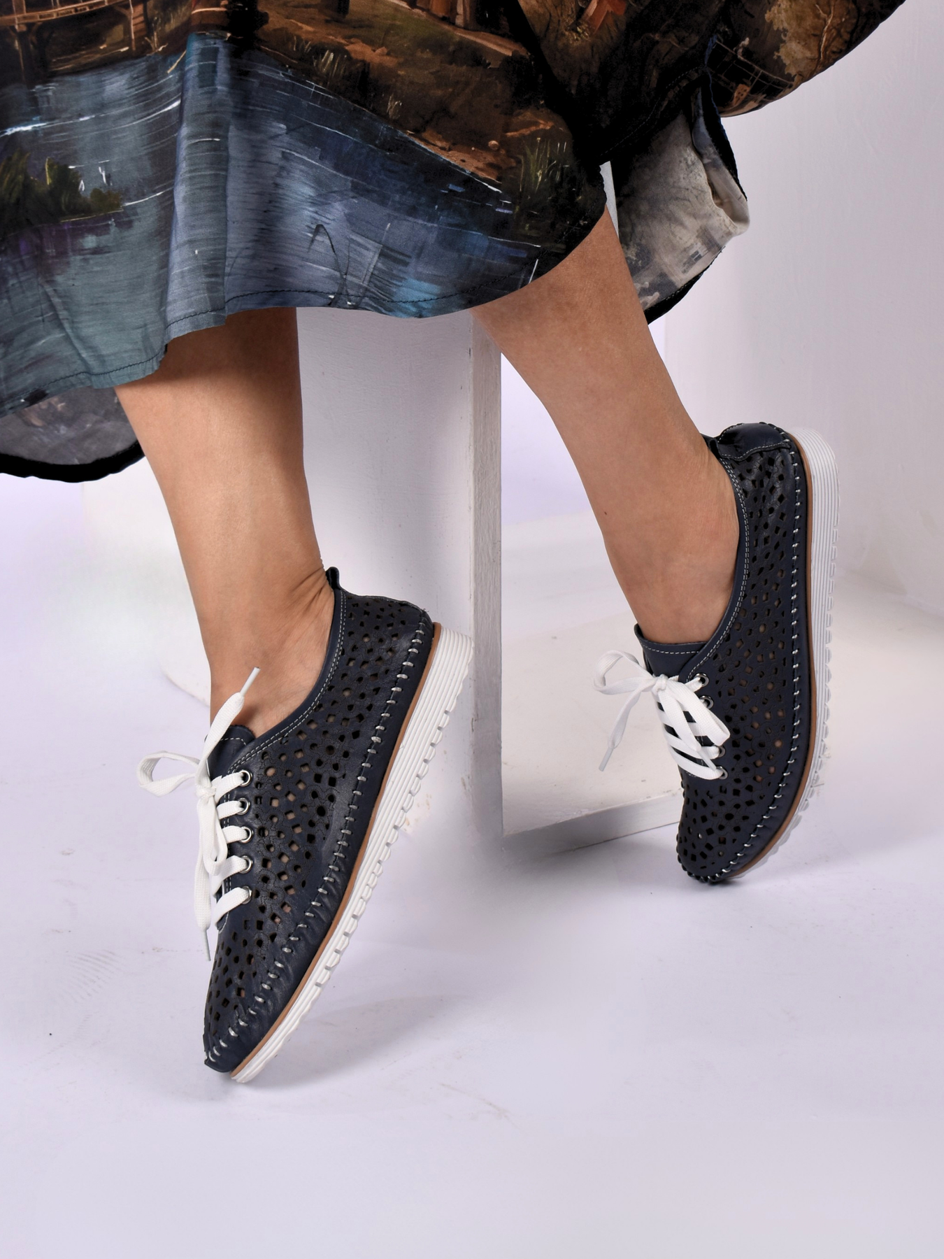 JOLIE BEIGE LEATHER SNEAKER