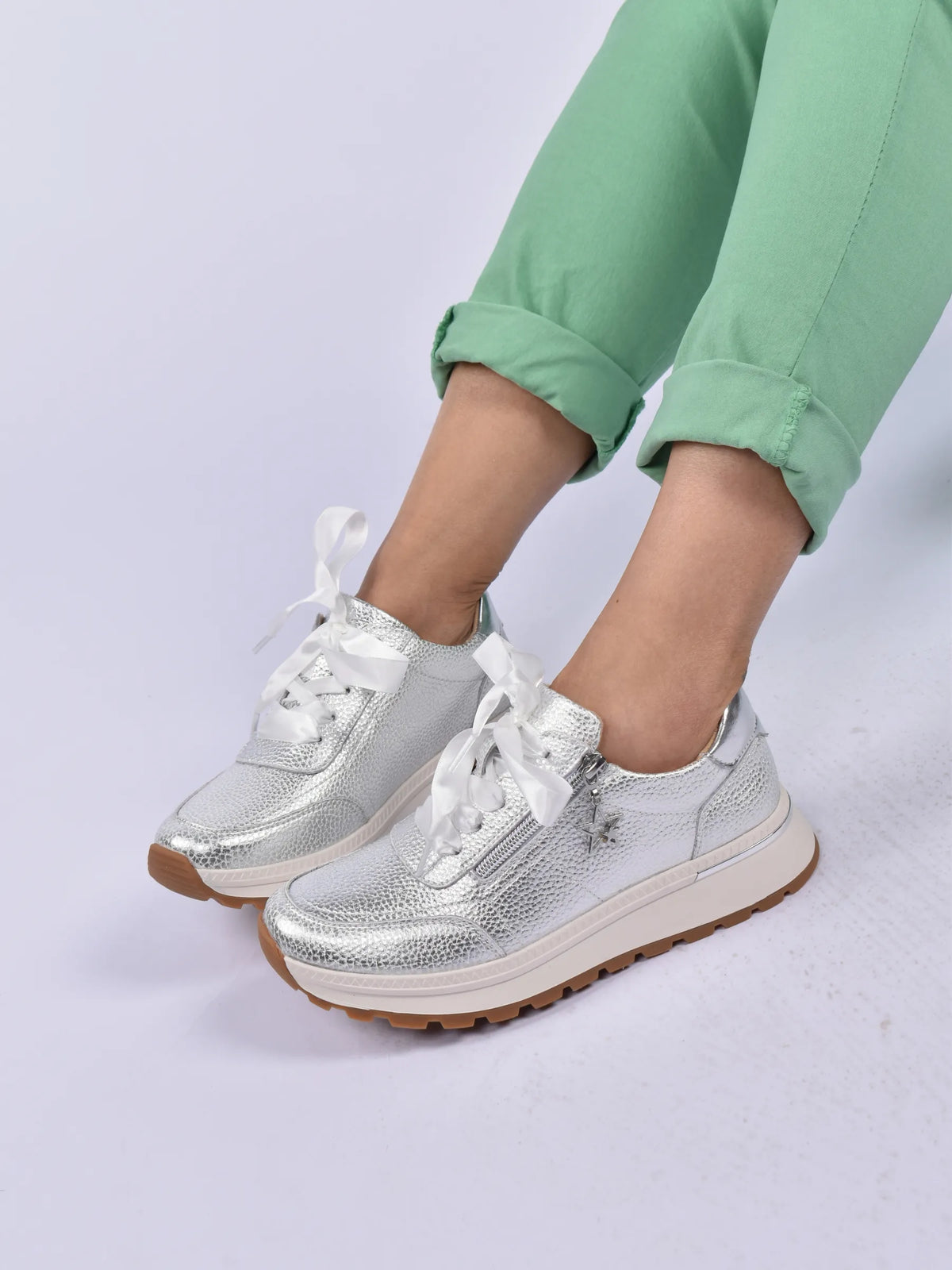 Julz Nina Sneaker