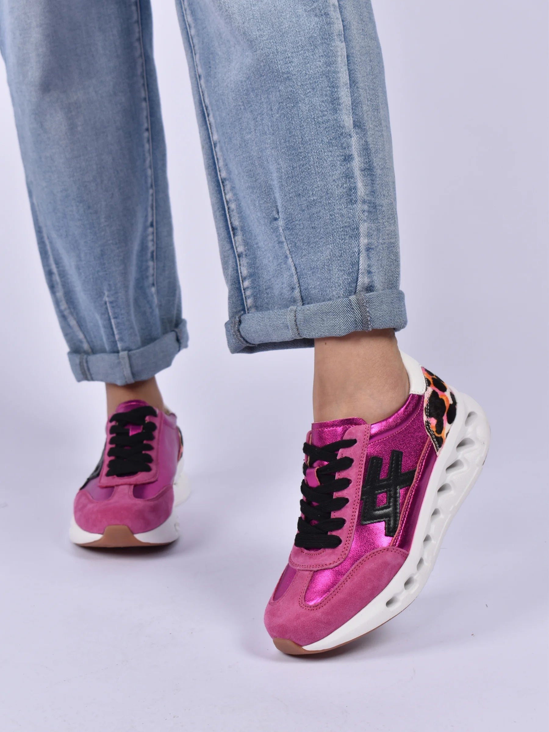 Julz Lumi Aero Sneaker