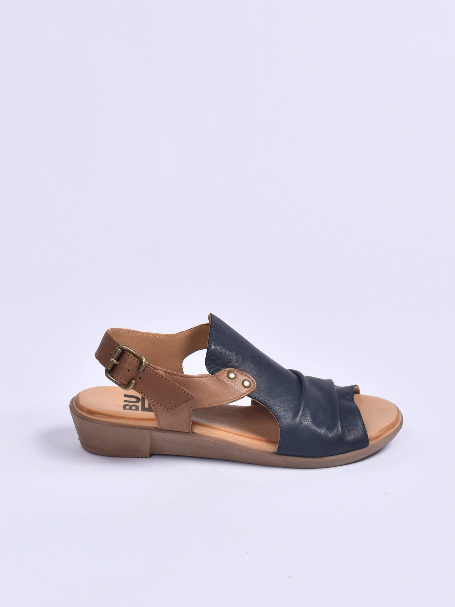 BUENO RED TAN LOW WEDGE