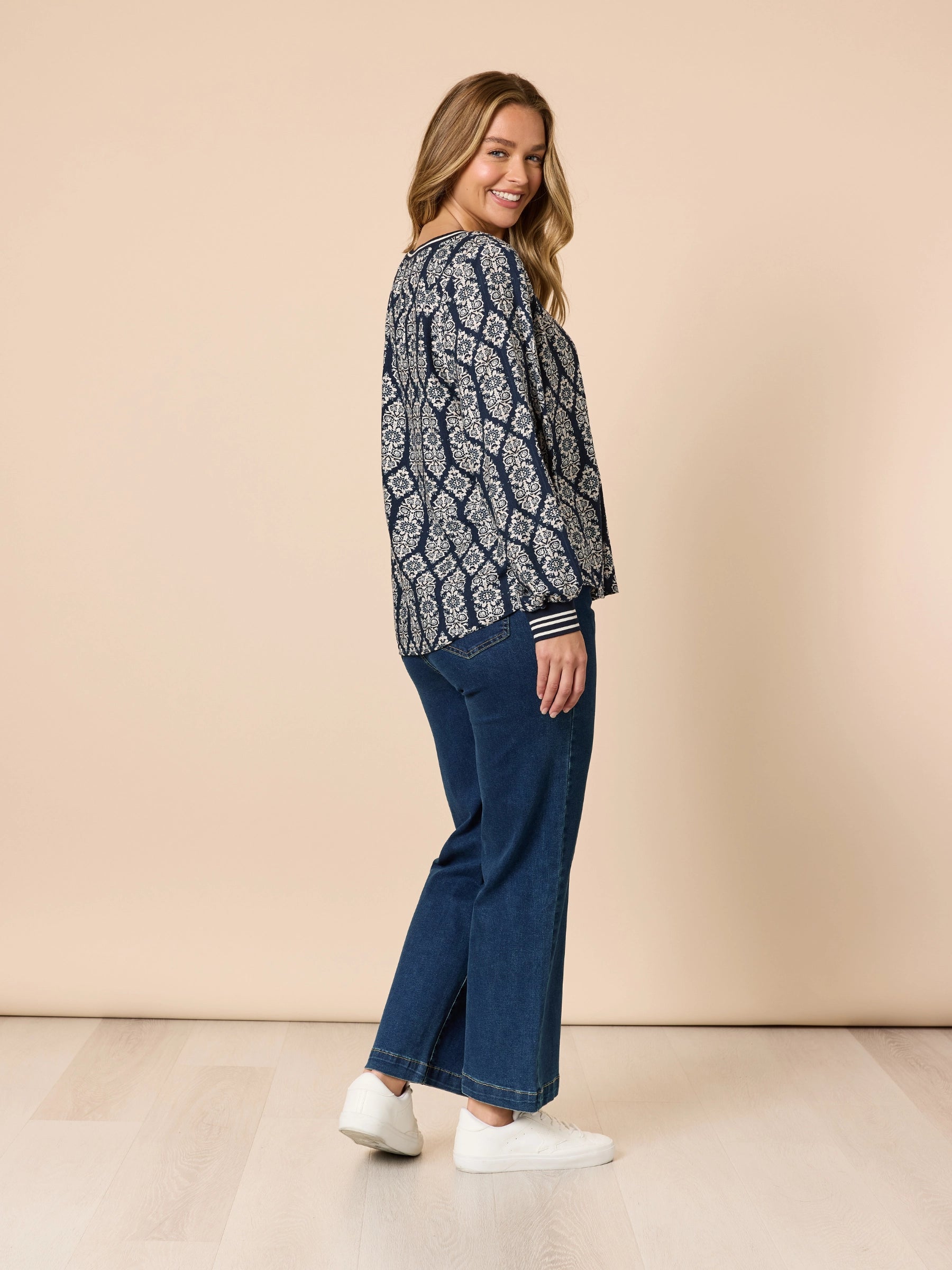 THREADZ NAVY WHITE LOLA TOP