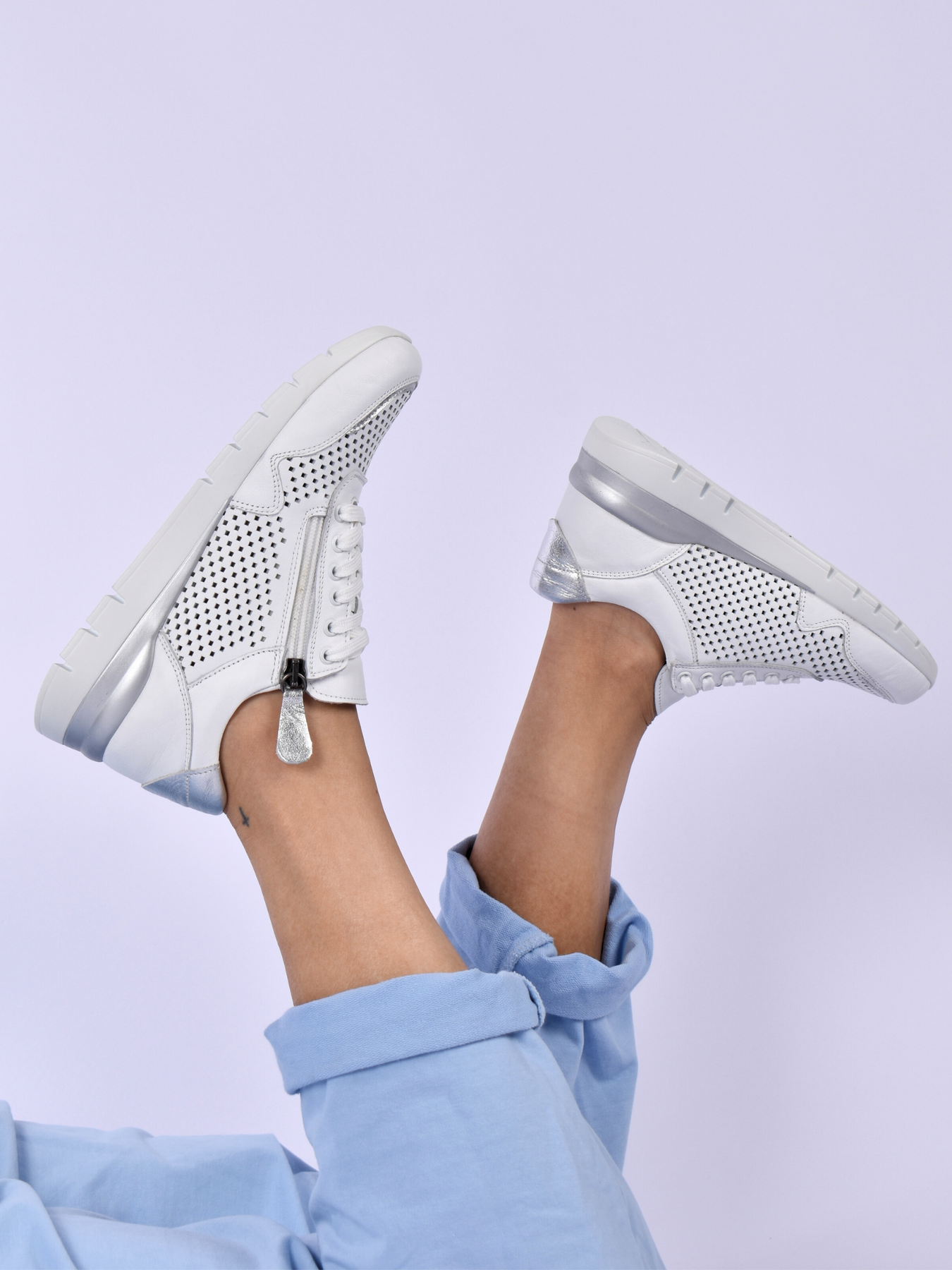 JOLIE TAUPE ZIP SNEAKER