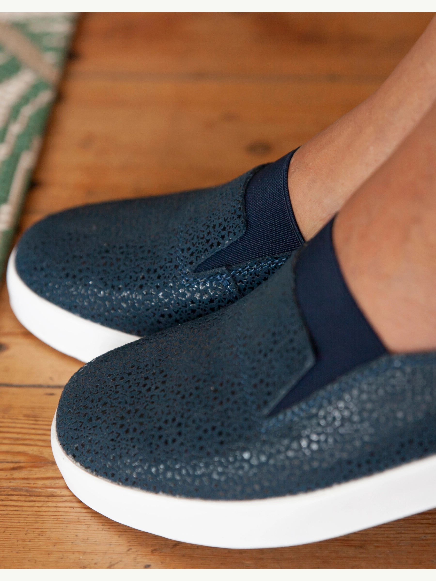 JULZ PEBBLED NAVY FRAN SLIP ON