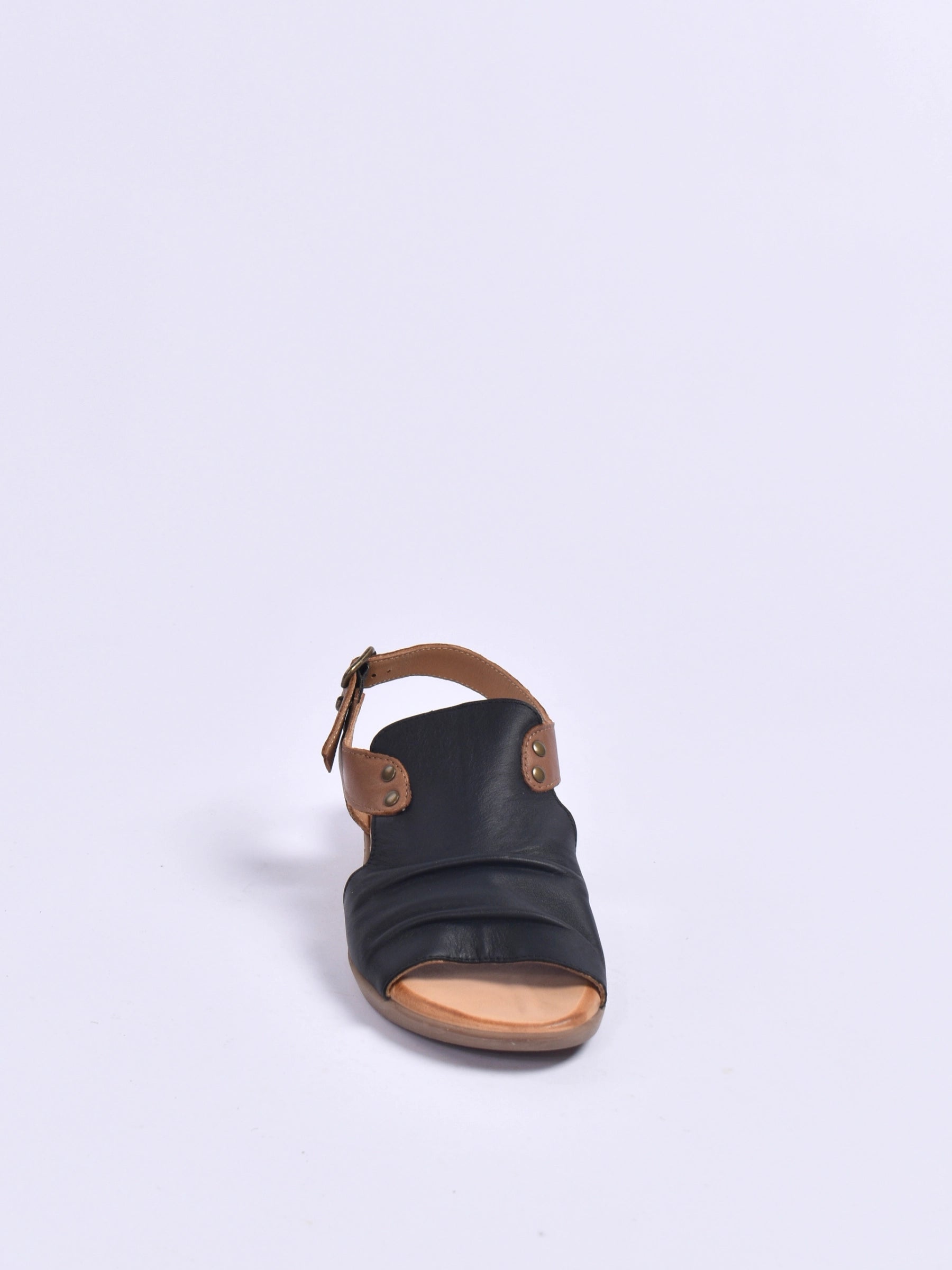 BUENO RED TAN LOW WEDGE