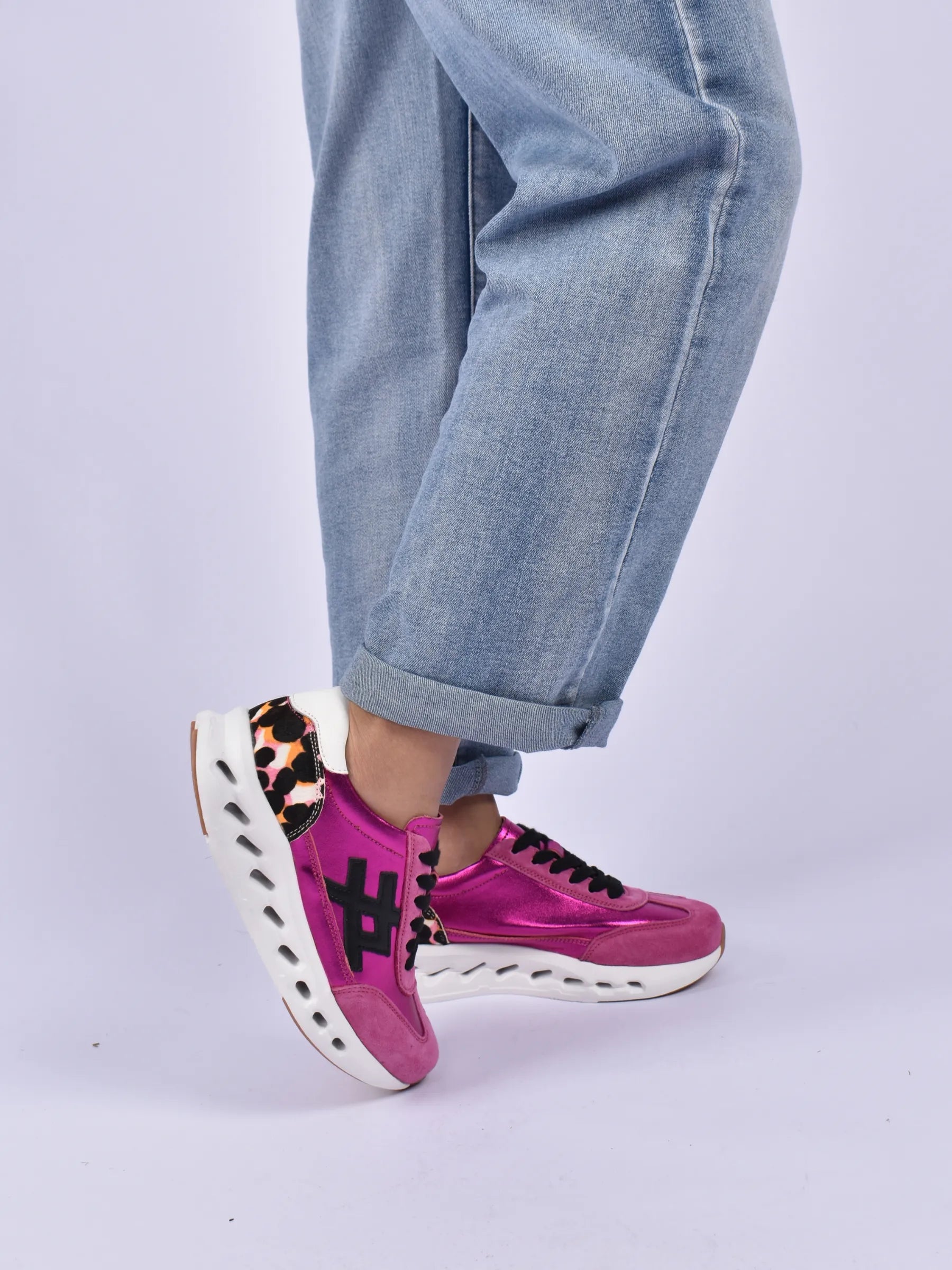 Julz Lumi Aero Sneaker