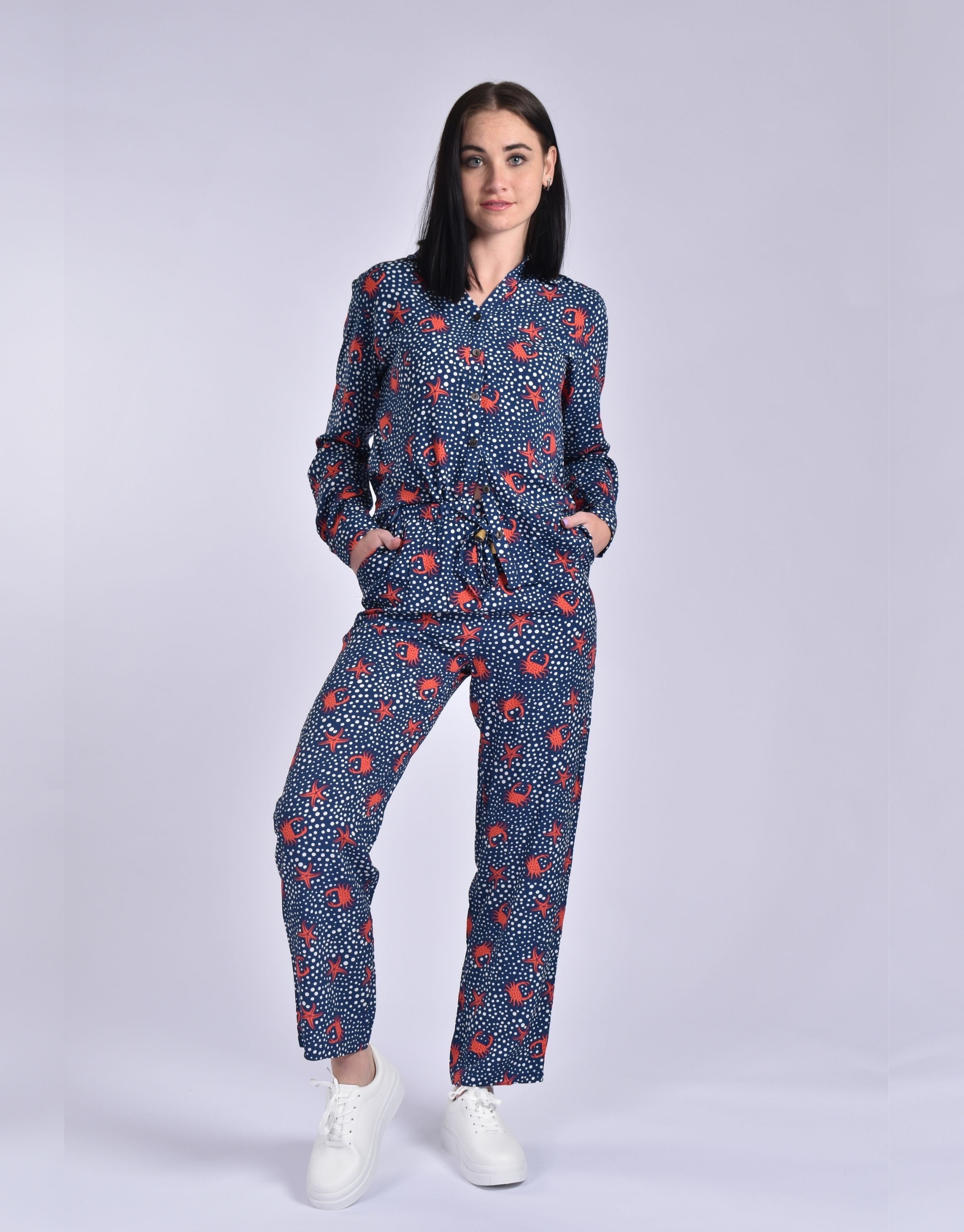 JOLIE NAVY MULTI CRAB RELAXED PANTS
