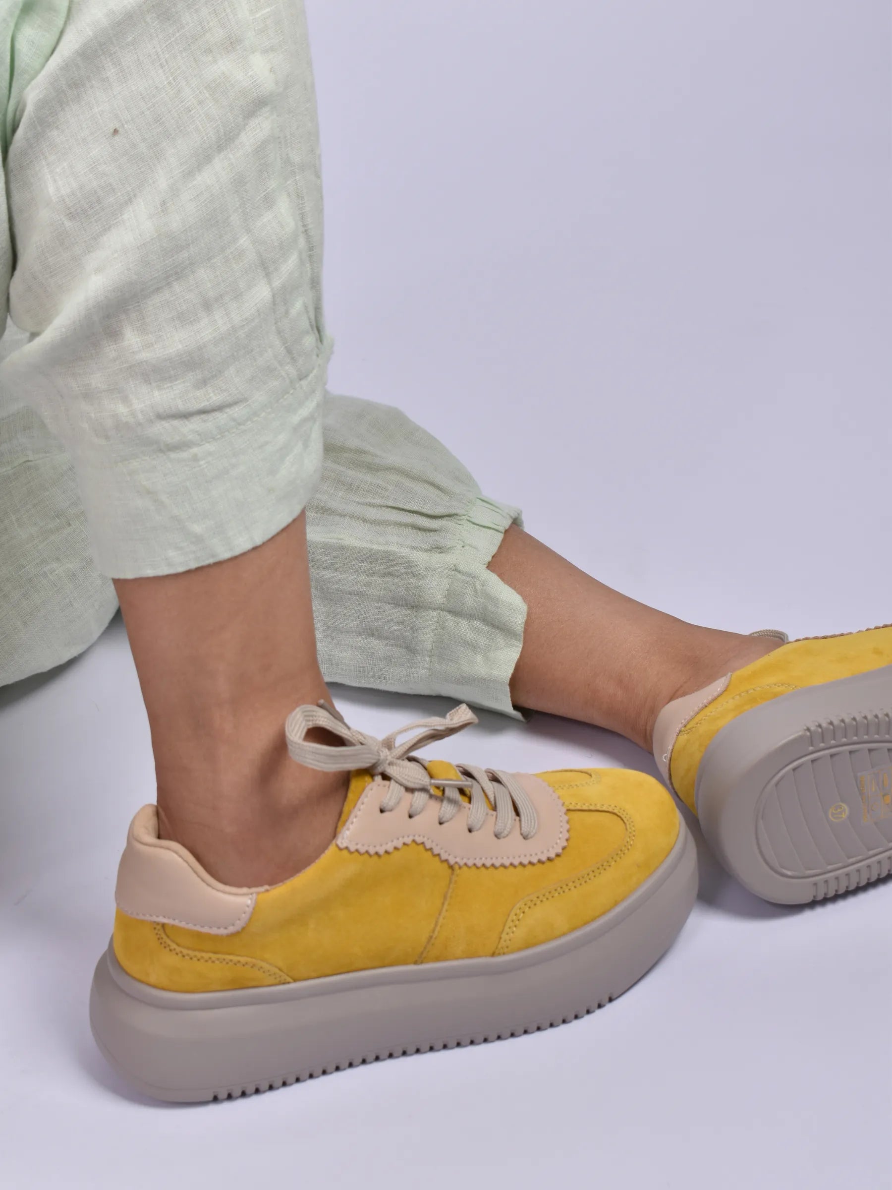 Julz Lyra Sneaker