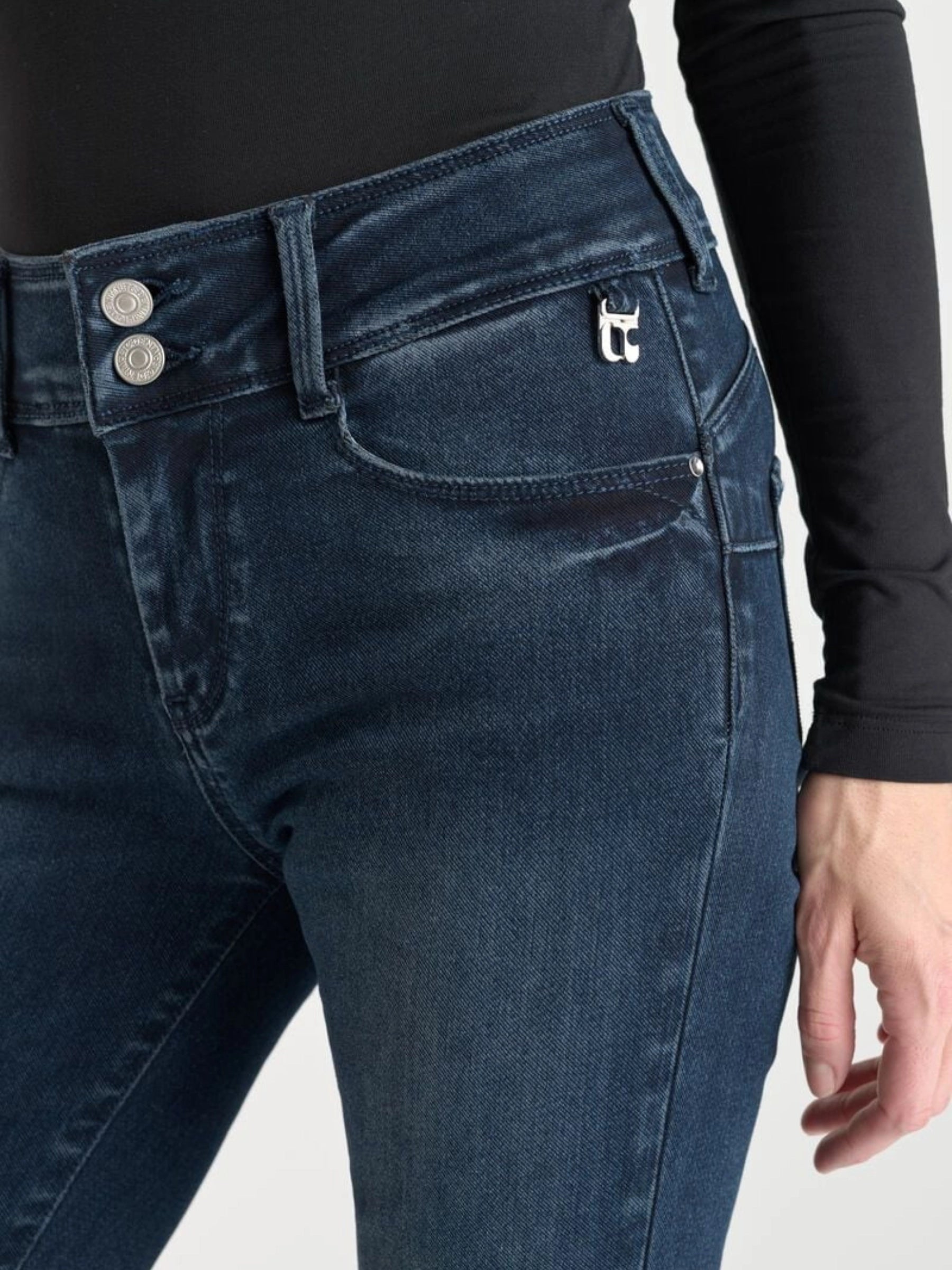 LE TEMPS BLUE BLACK JEAN
