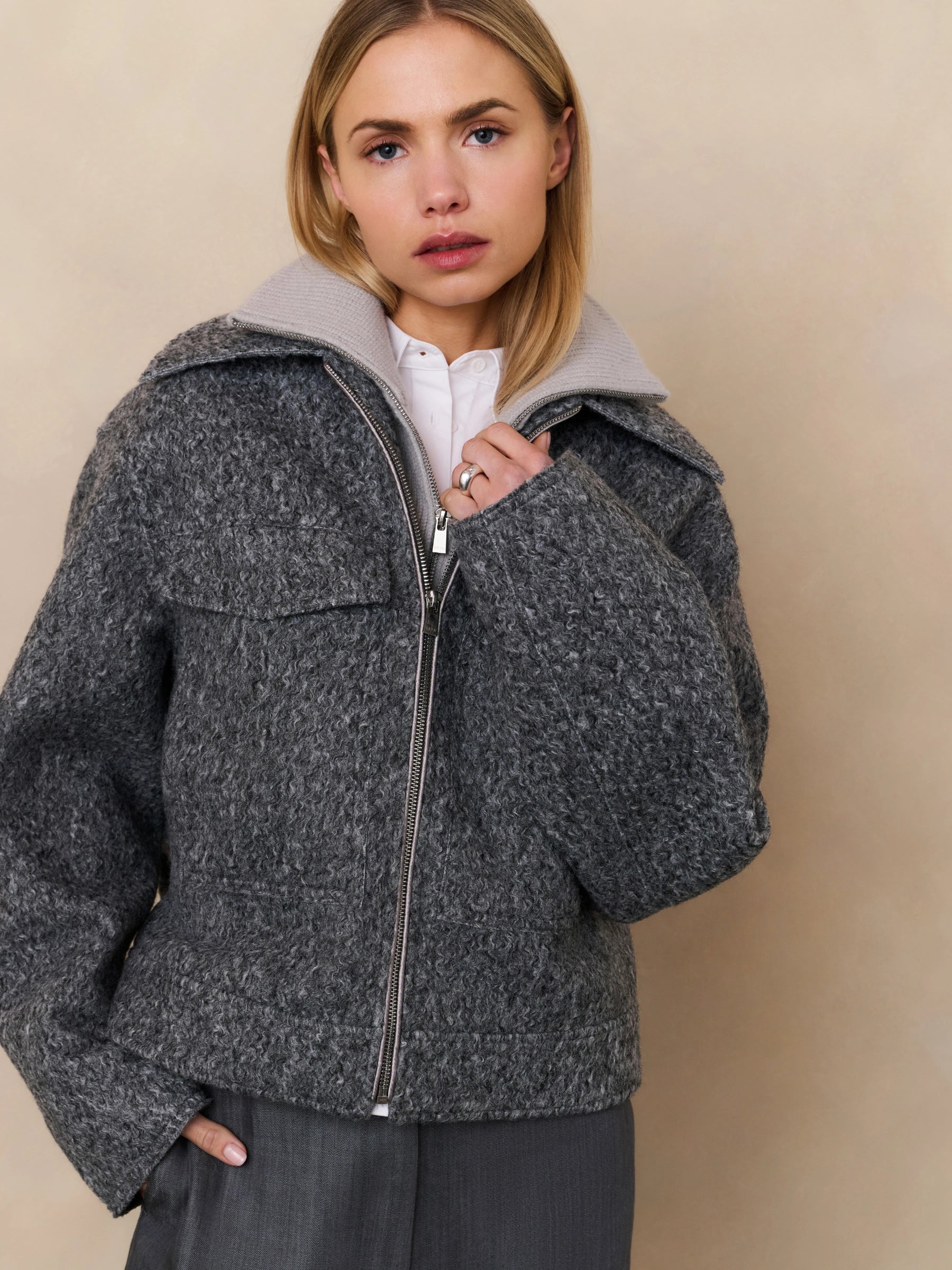 YAYA OYSTER BLACK BLOUCLE JACKET