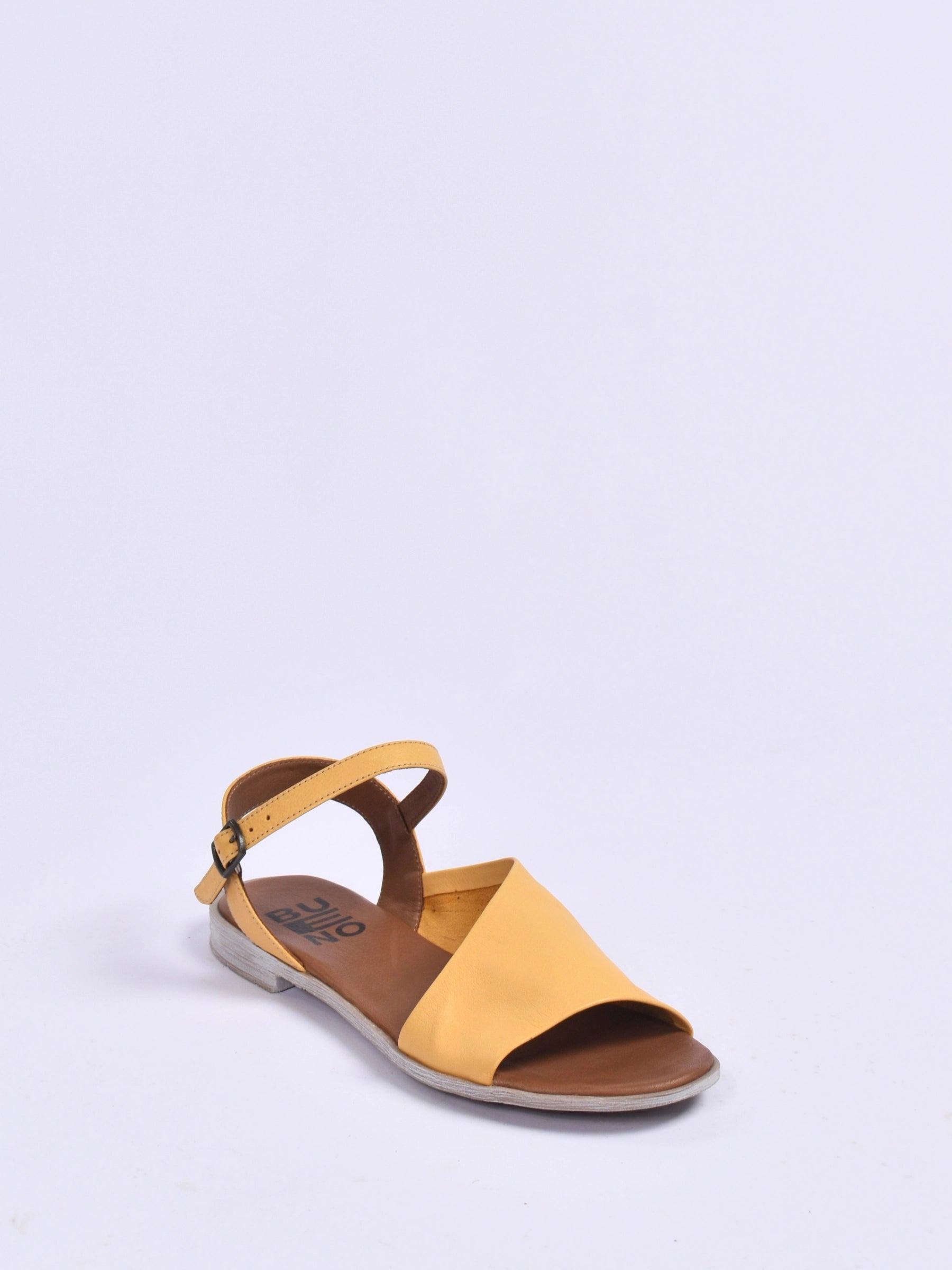 BUENO BLACK LOW HEEL SANDAL