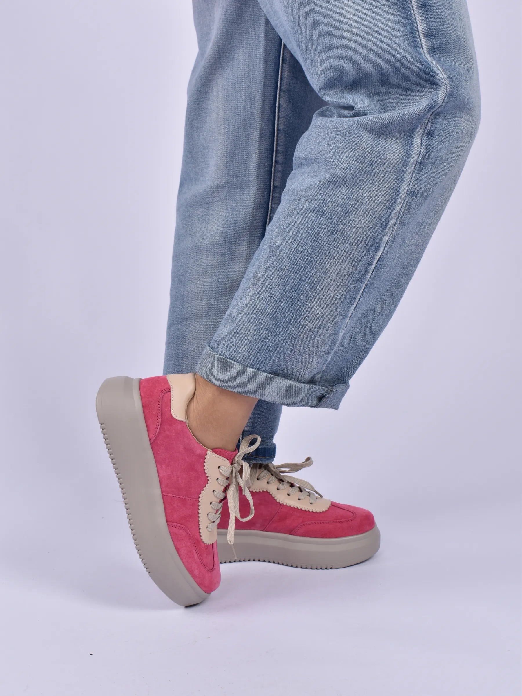 Julz Lyra Sneaker