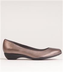 FROGGIE LET METAL LEATHER WIDER FIT COURT SHOE