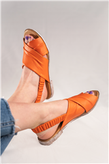 BUENO ORANGE LOW HEEL