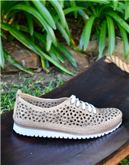 JOLIE BEIGE LEATHER SNEAKER WITH THE HOLES 