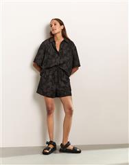 YAYA WASHED BLACK WOVEN SHORT 