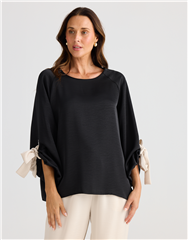 BRAVE & TRUE BLACK WITH OYSTER OUI OUI TOP 